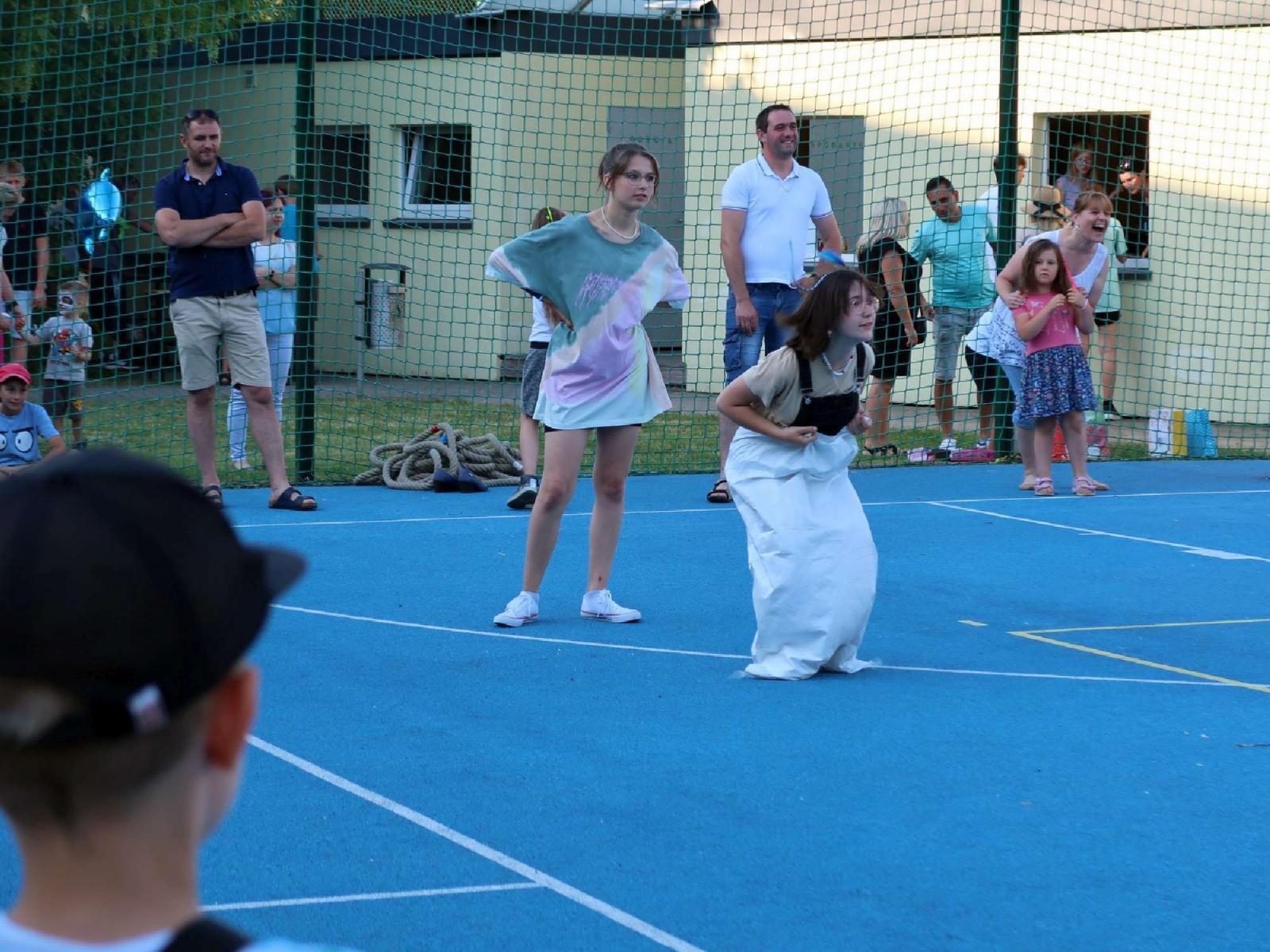 Zdjęcie w galerii na portalu naszraciborz.pl: Dzień Ojca i pożegnanie absolwentów na Płoni wiadomości z regionu