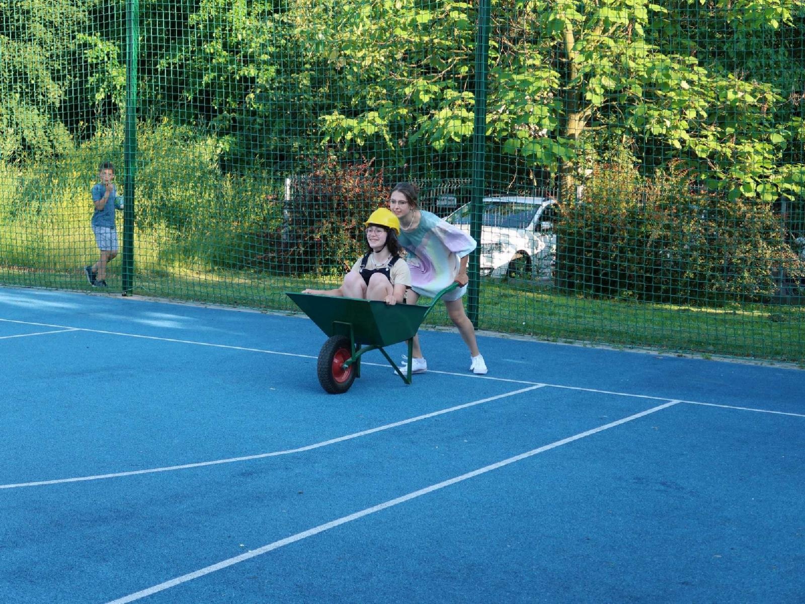 Zdjęcie w galerii na portalu naszraciborz.pl: Dzień Ojca i pożegnanie absolwentów na Płoni wiadomości z regionu