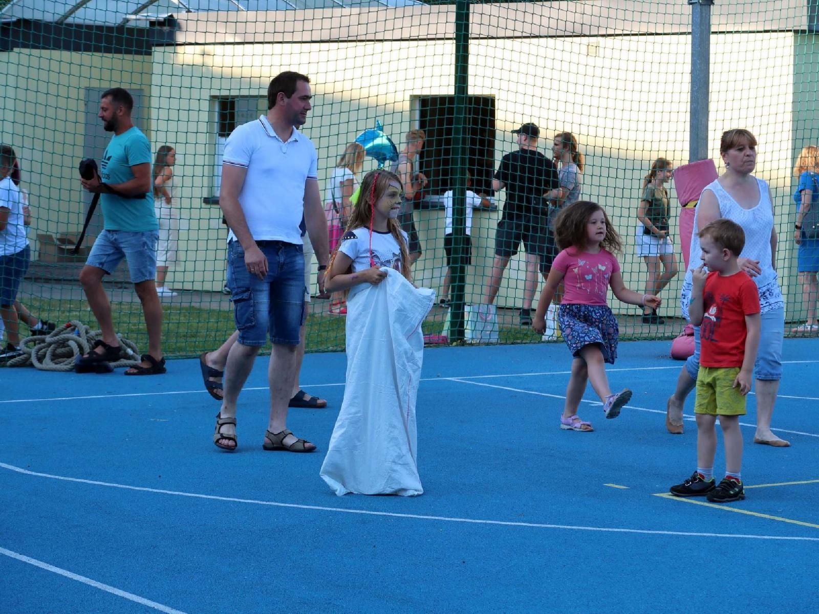 Zdjęcie w galerii na portalu naszraciborz.pl: Dzień Ojca i pożegnanie absolwentów na Płoni wiadomości z regionu
