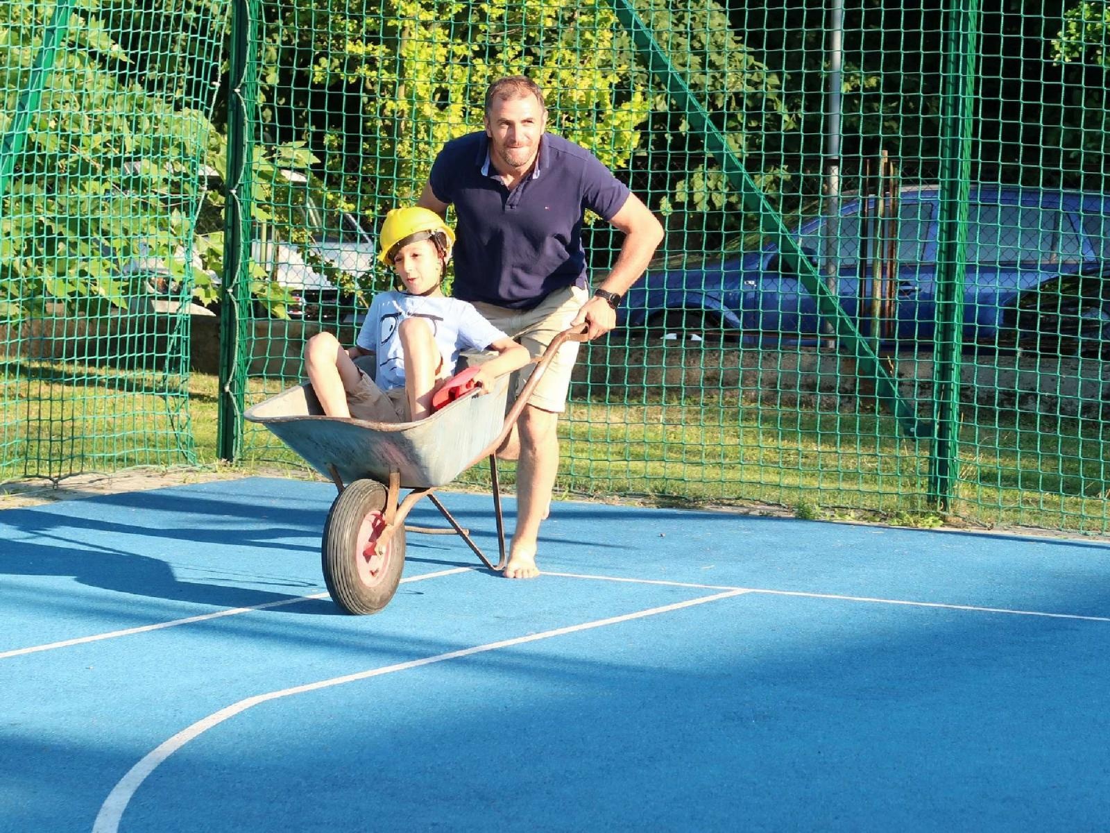 Zdjęcie w galerii na portalu naszraciborz.pl: Dzień Ojca i pożegnanie absolwentów na Płoni wiadomości z regionu