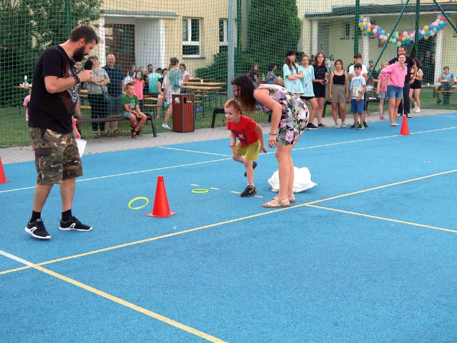 Zdjęcie w galerii na portalu naszraciborz.pl: Dzień Ojca i pożegnanie absolwentów na Płoni wiadomości z regionu