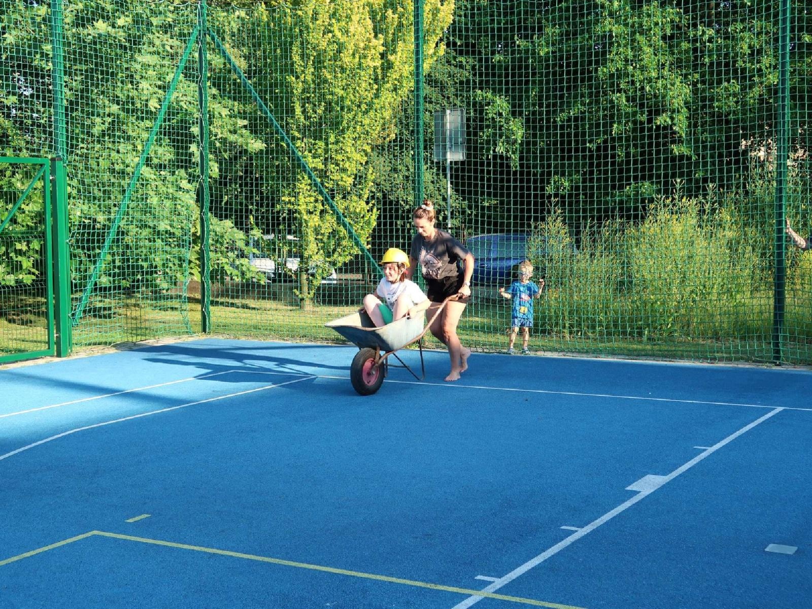 Zdjęcie w galerii na portalu naszraciborz.pl: Dzień Ojca i pożegnanie absolwentów na Płoni wiadomości z regionu