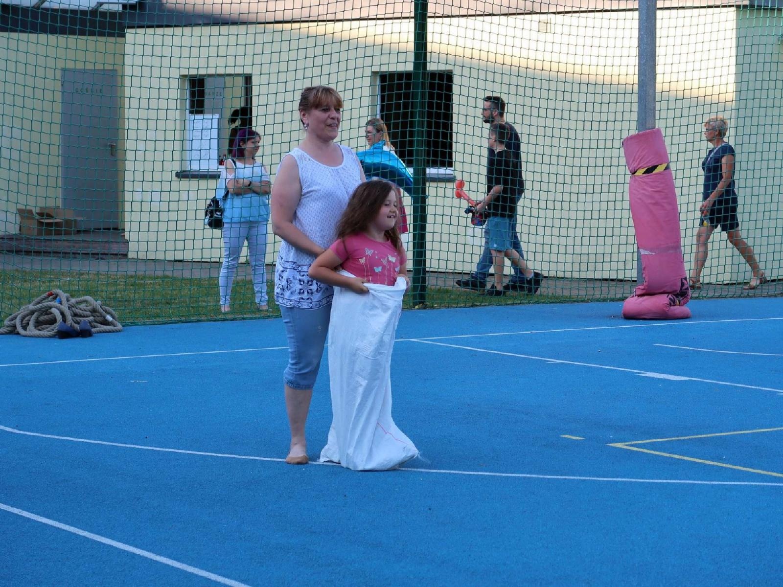 Zdjęcie w galerii na portalu naszraciborz.pl: Dzień Ojca i pożegnanie absolwentów na Płoni wiadomości z regionu