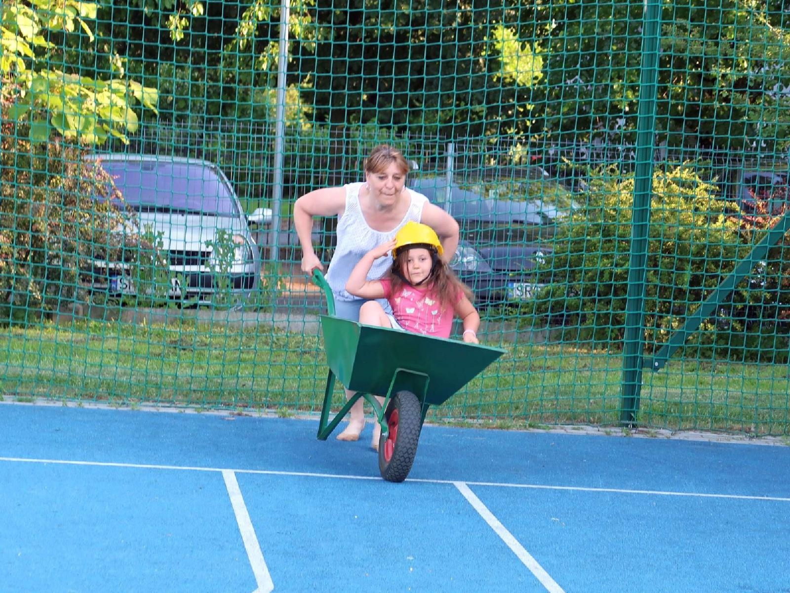 Zdjęcie w galerii na portalu naszraciborz.pl: Dzień Ojca i pożegnanie absolwentów na Płoni wiadomości z regionu