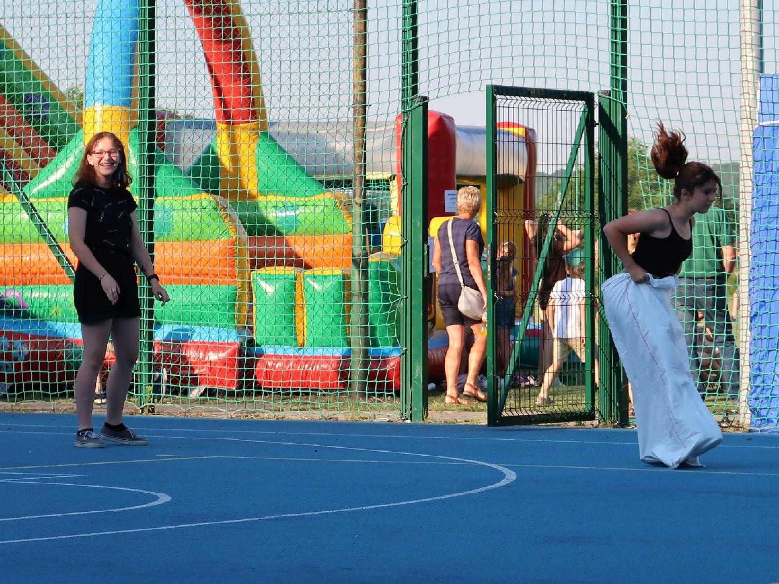 Zdjęcie w galerii na portalu naszraciborz.pl: Dzień Ojca i pożegnanie absolwentów na Płoni wiadomości z regionu