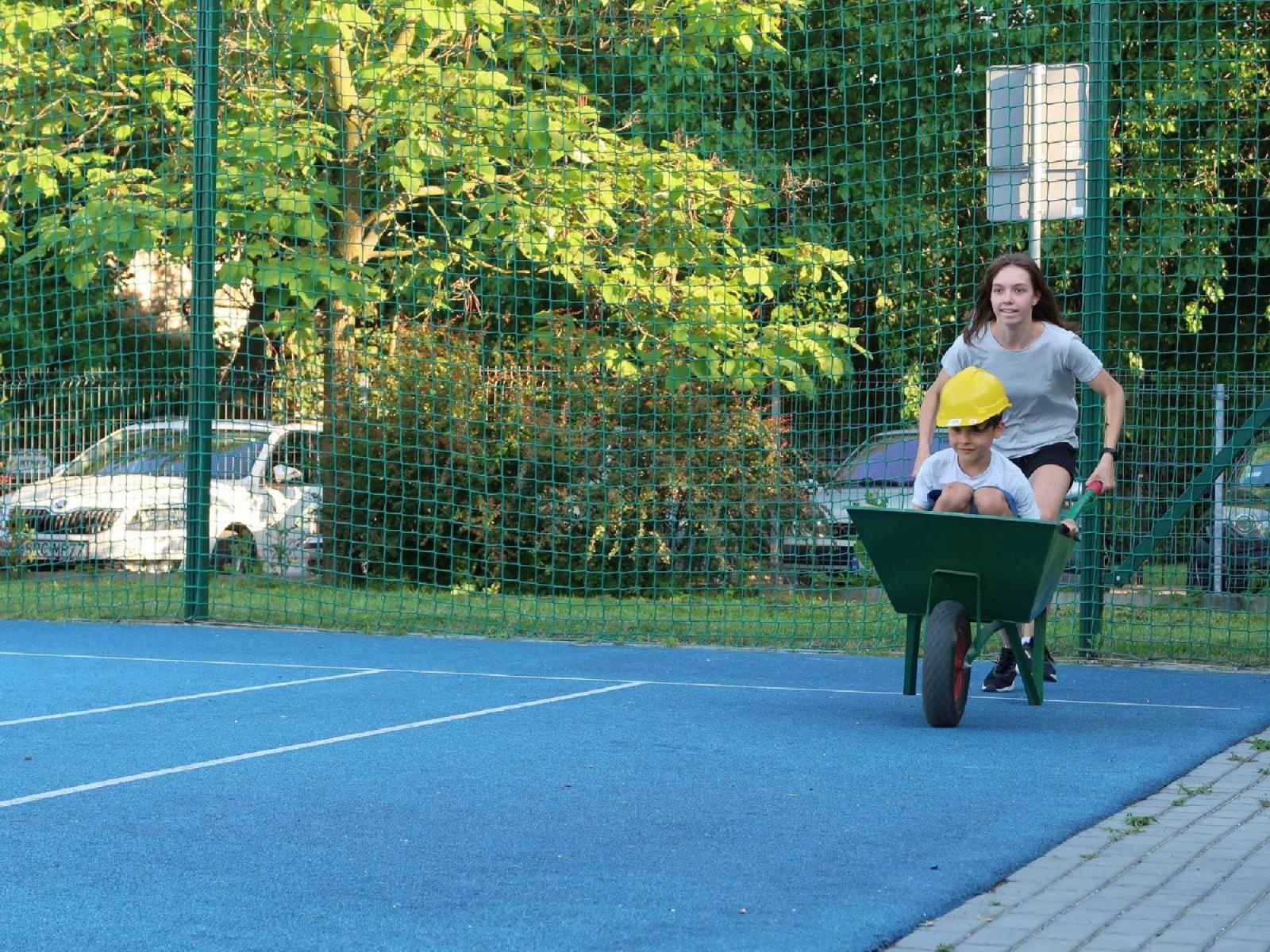 Zdjęcie w galerii na portalu naszraciborz.pl: Dzień Ojca i pożegnanie absolwentów na Płoni wiadomości z regionu