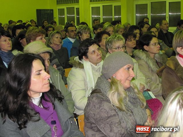 Zdjęcie w galerii na portalu naszraciborz.pl: Rodzice zapoznali się z KomPASem wiadomości z regionu