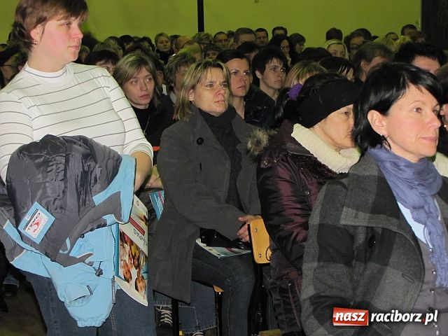 Zdjęcie w galerii na portalu naszraciborz.pl: Rodzice zapoznali się z KomPASem wiadomości z regionu