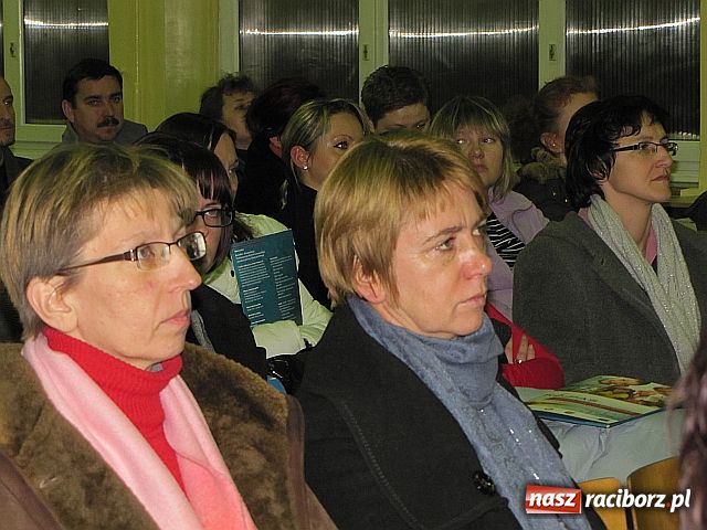 Zdjęcie w galerii na portalu naszraciborz.pl: Rodzice zapoznali się z KomPASem wiadomości z regionu
