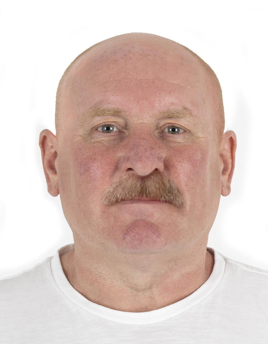 Zdjęcie w galerii na portalu naszraciborz.pl: Śląska policja pokazała jak może zmieniać swój wygląd poszukiwany listem gończym Jacek Jaworek wiadomości z regionu