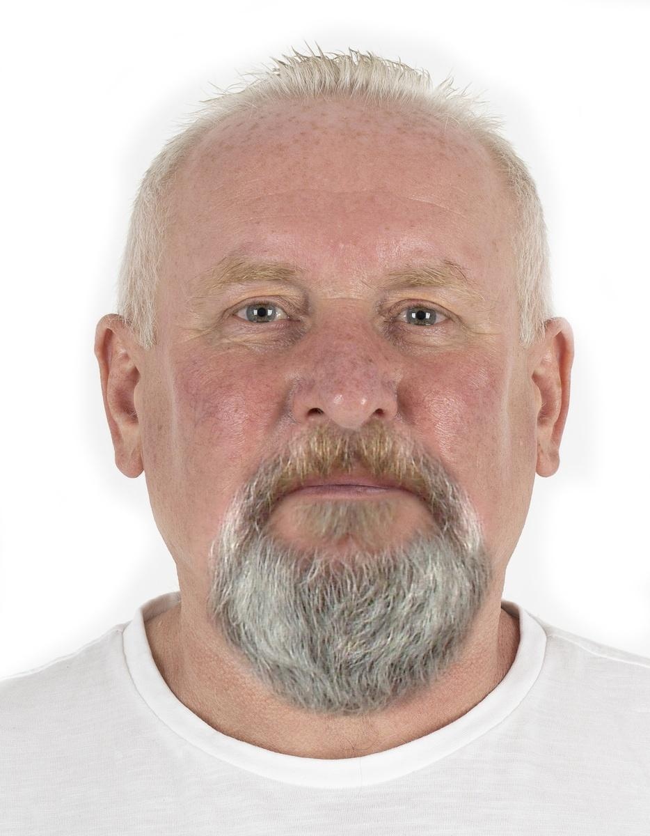 Zdjęcie w galerii na portalu naszraciborz.pl: Śląska policja pokazała jak może zmieniać swój wygląd poszukiwany listem gończym Jacek Jaworek wiadomości z regionu