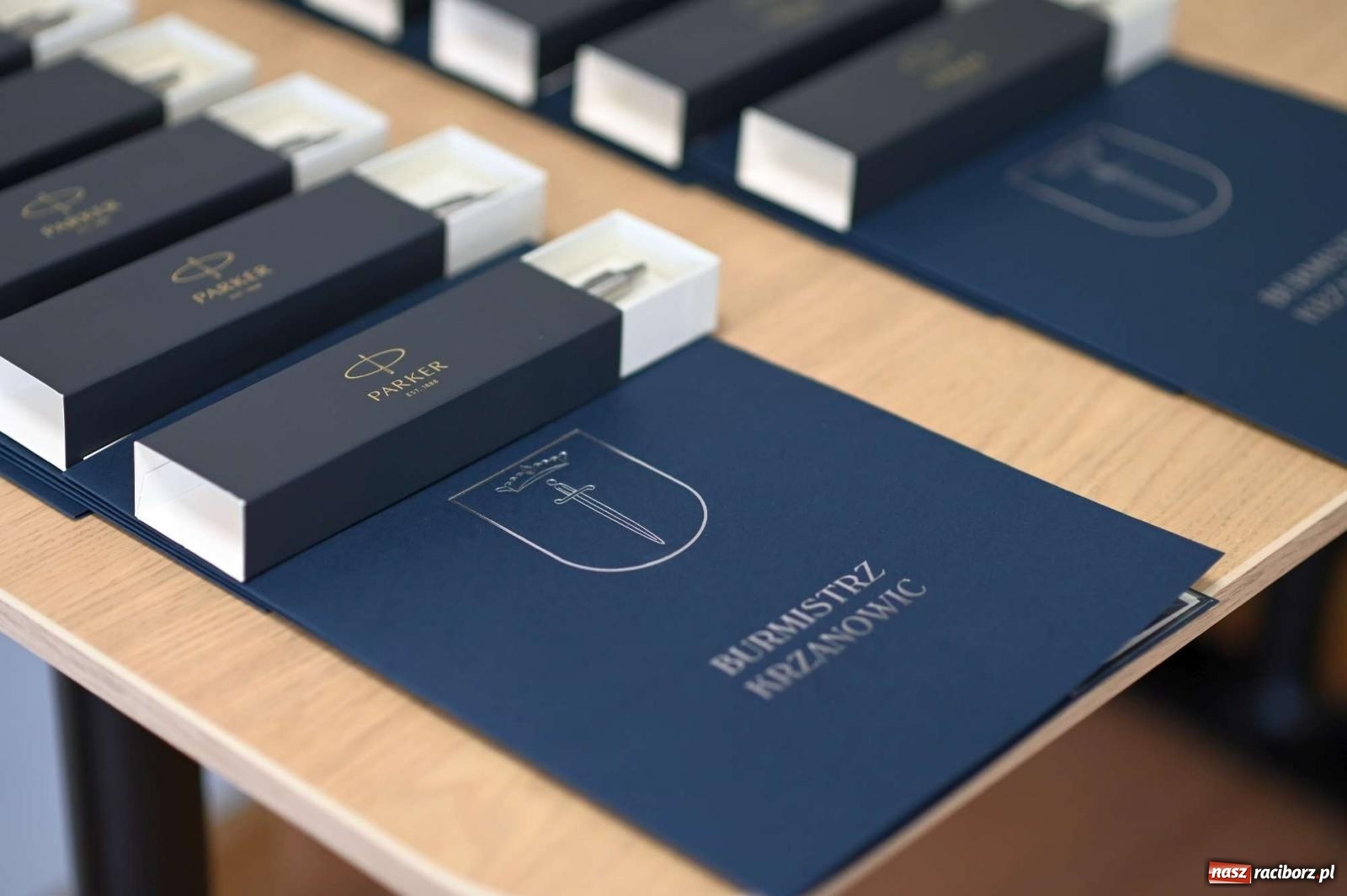 Zdjęcie w galerii na portalu naszraciborz.pl: Najlepsi uczniowie z gminy Krzanowice z nagrodami burmistrza wiadomości z regionu