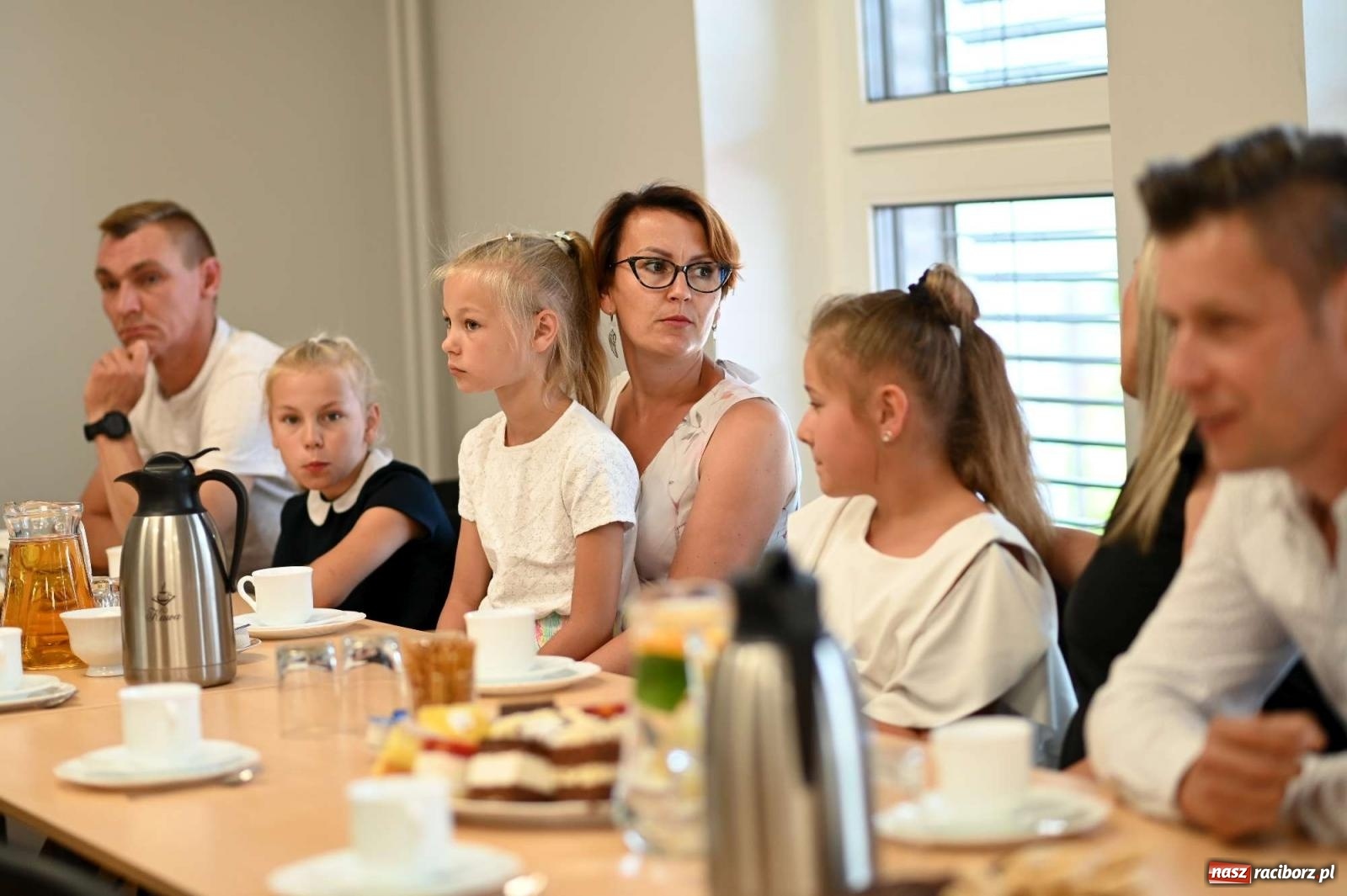 Zdjęcie w galerii na portalu naszraciborz.pl: Najlepsi uczniowie z gminy Krzanowice z nagrodami burmistrza wiadomości z regionu