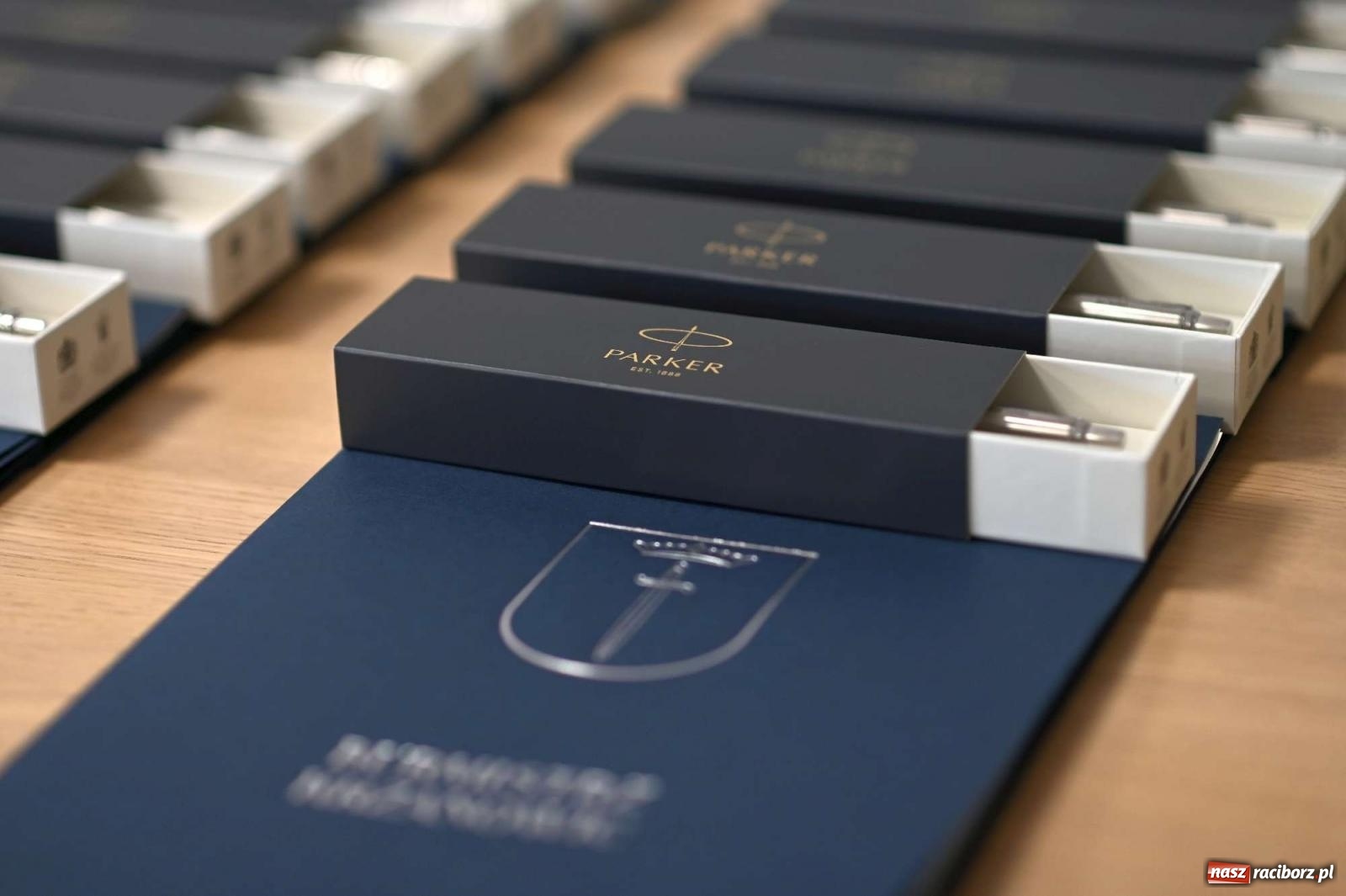 Zdjęcie w galerii na portalu naszraciborz.pl: Najlepsi uczniowie z gminy Krzanowice z nagrodami burmistrza wiadomości z regionu