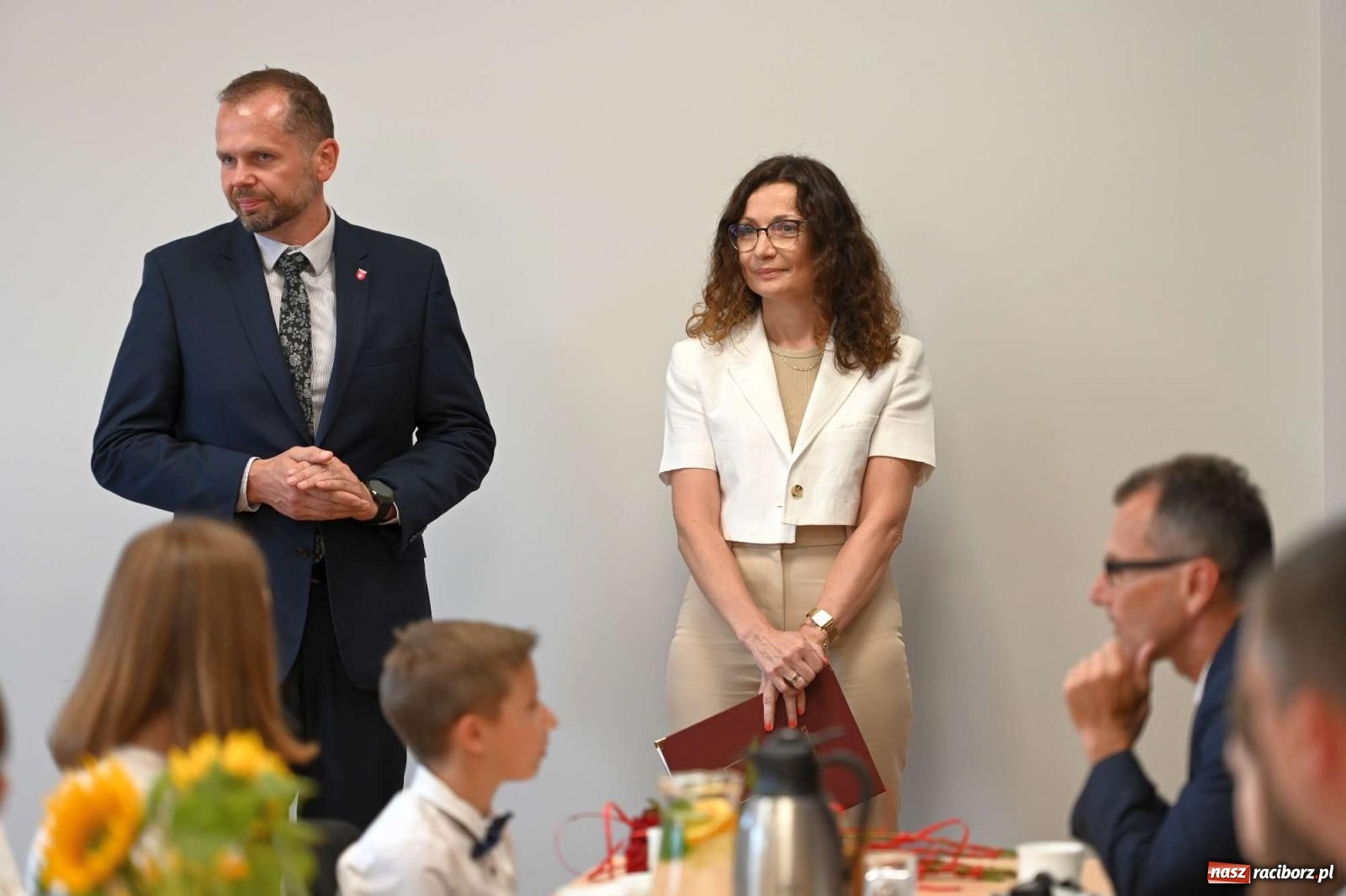 Zdjęcie w galerii na portalu naszraciborz.pl: Najlepsi uczniowie z gminy Krzanowice z nagrodami burmistrza wiadomości z regionu