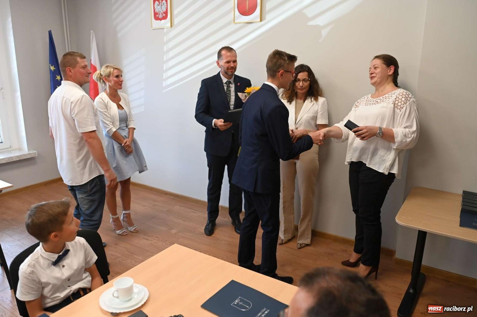 Zdjęcie w galerii na portalu naszraciborz.pl: Najlepsi uczniowie z gminy Krzanowice z nagrodami burmistrza wiadomości z regionu