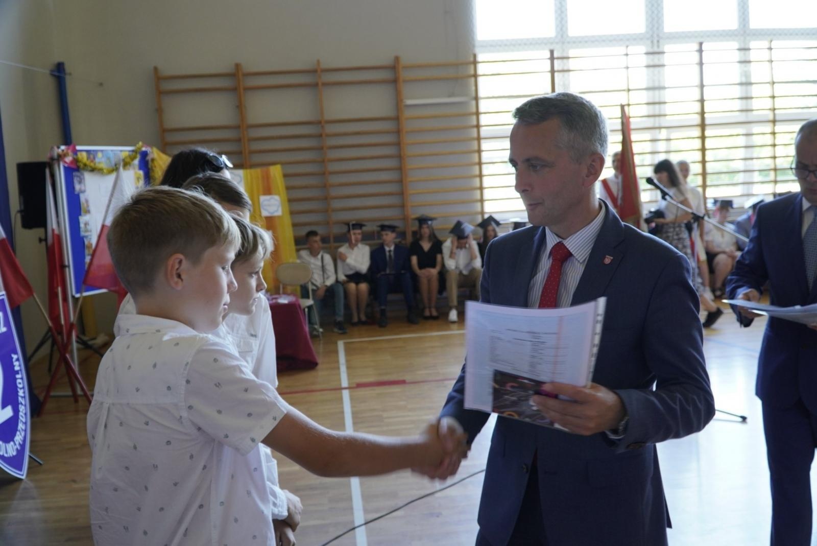 Zdjęcie w galerii na portalu naszraciborz.pl: Ostatni dzwonek, czyli miejskie zakończeniu roku na Ocicach [FOTO i WIDEO] wiadomości z regionu