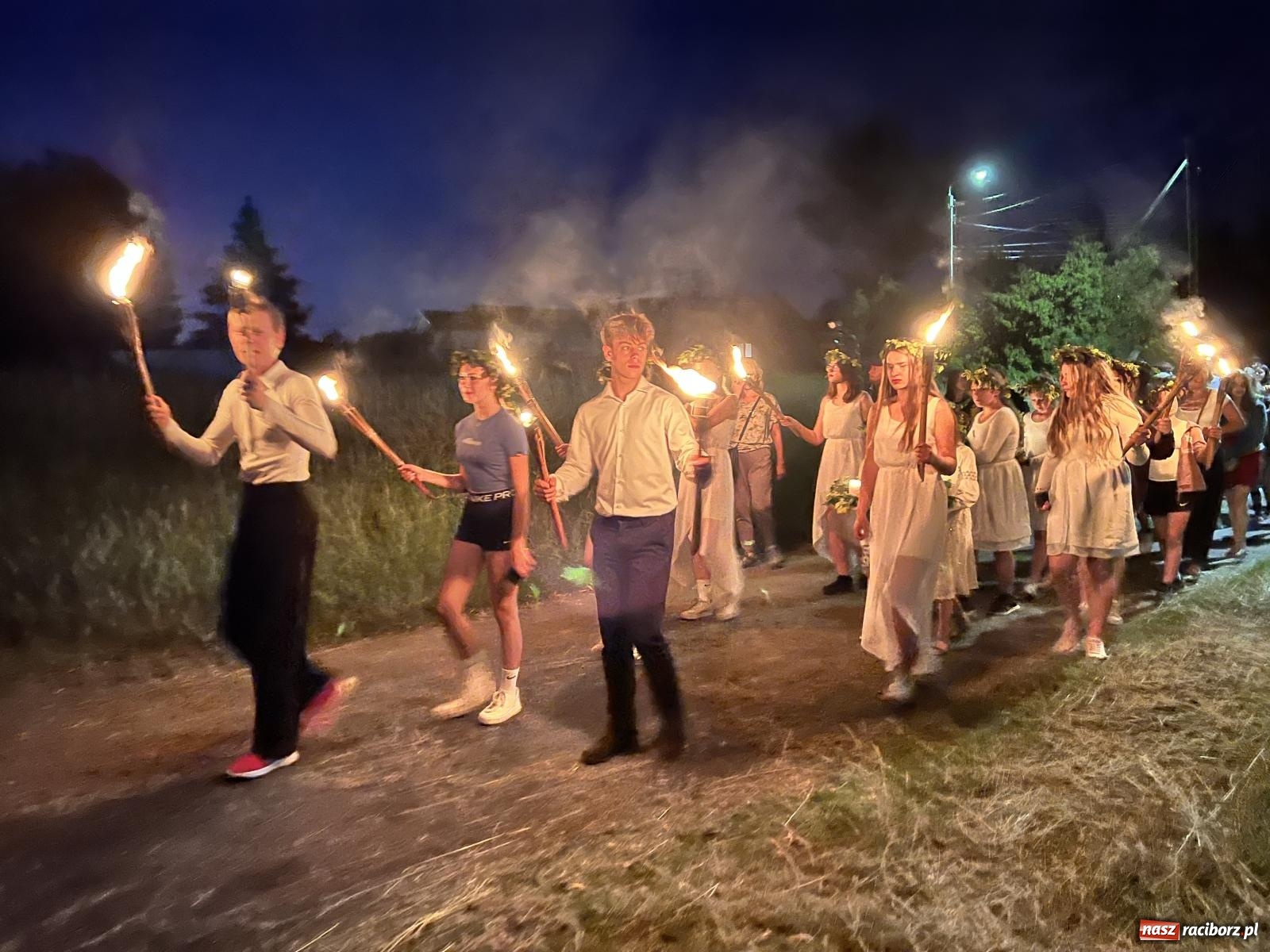 Zdjęcie w galerii na portalu naszraciborz.pl: Magiczna Noc Świętojańska w Kornicach [FOTO i WIDEO] wiadomości z regionu