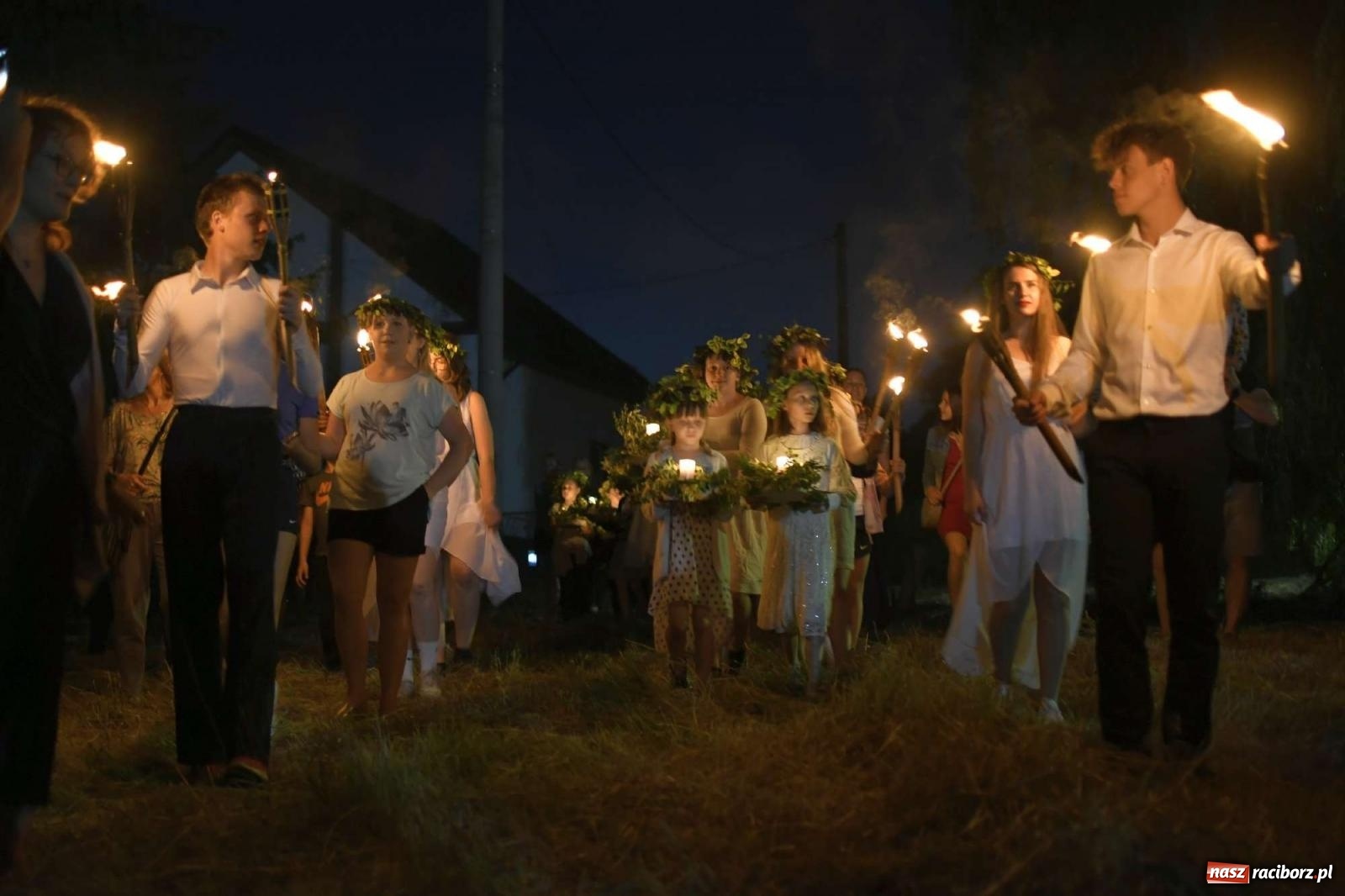 Zdjęcie w galerii na portalu naszraciborz.pl: Magiczna Noc Świętojańska w Kornicach [FOTO i WIDEO] wiadomości z regionu