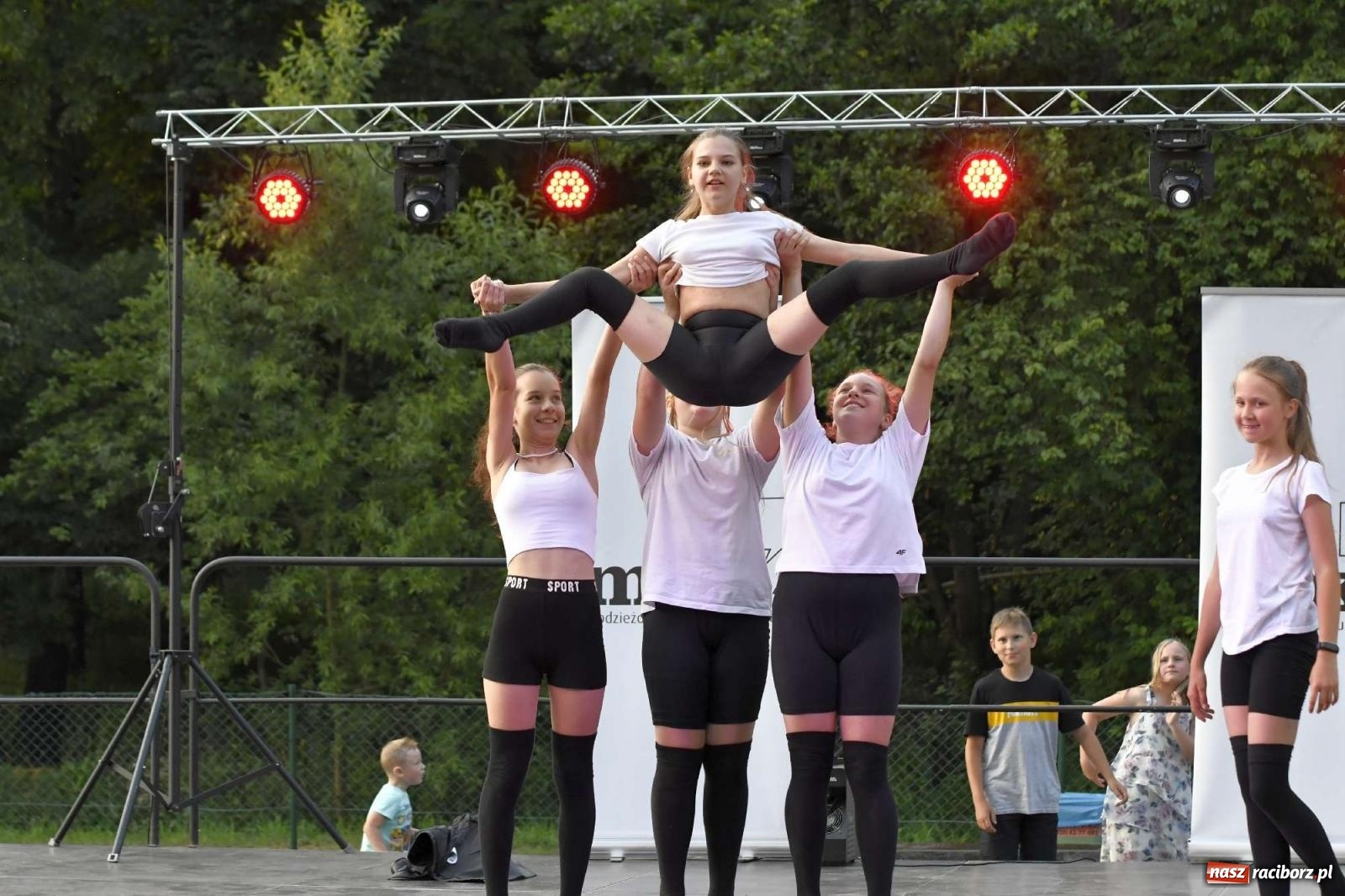 Zdjęcie w galerii na portalu naszraciborz.pl: Magiczna Noc Świętojańska w Kornicach [FOTO i WIDEO] wiadomości z regionu