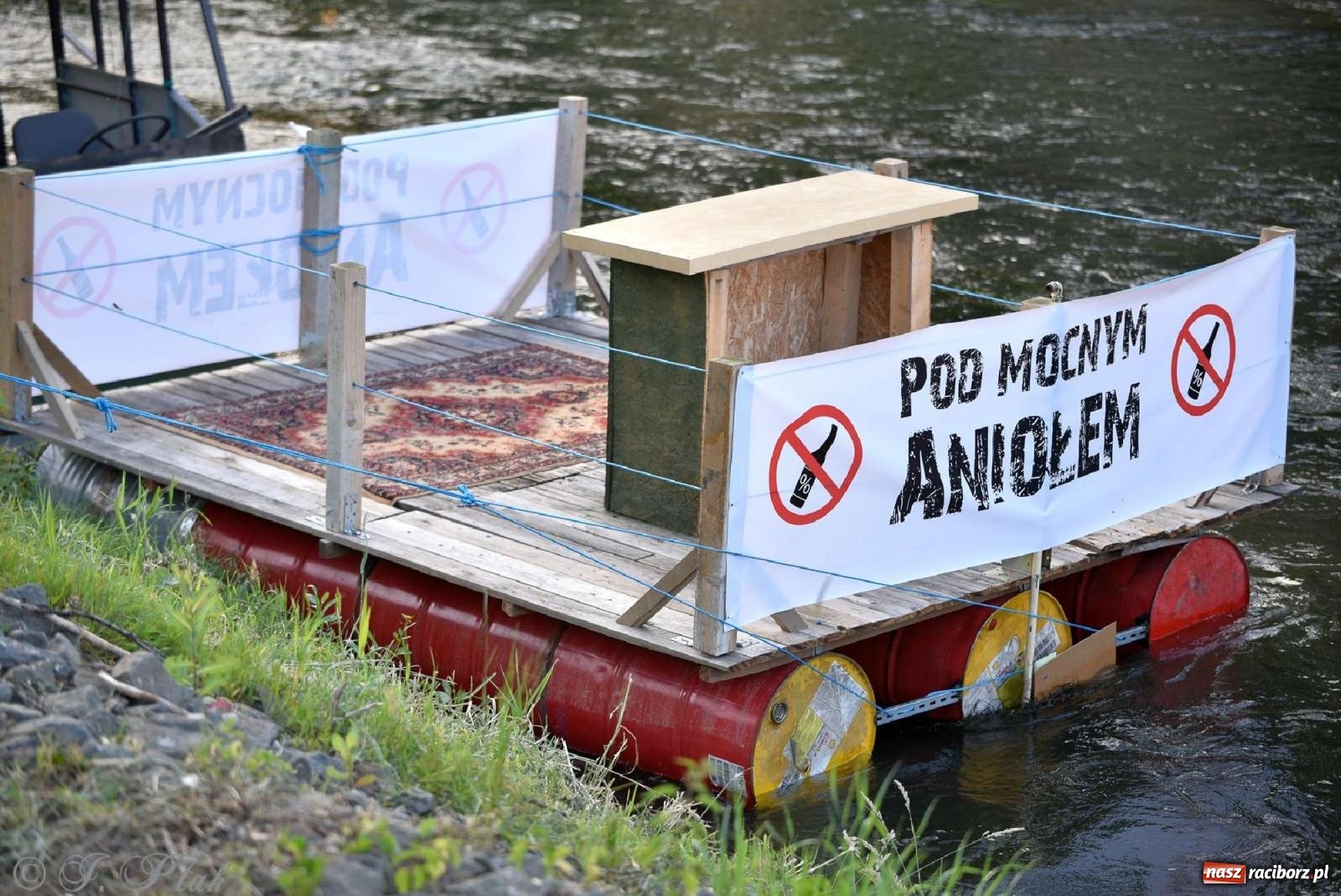 Zdjęcie w galerii na portalu naszraciborz.pl: Gitarzysko i pływadła w Raciborzu [FOTO] wiadomości z regionu