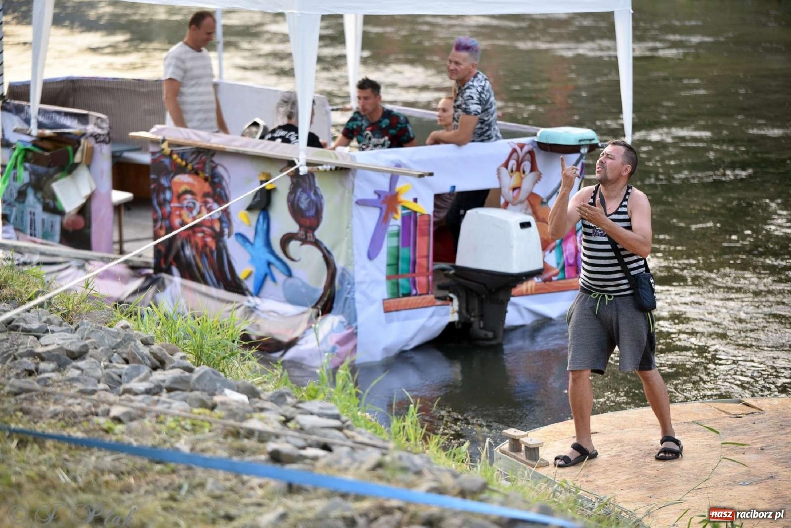 Zdjęcie w galerii na portalu naszraciborz.pl: Gitarzysko i pływadła w Raciborzu [FOTO] wiadomości z regionu