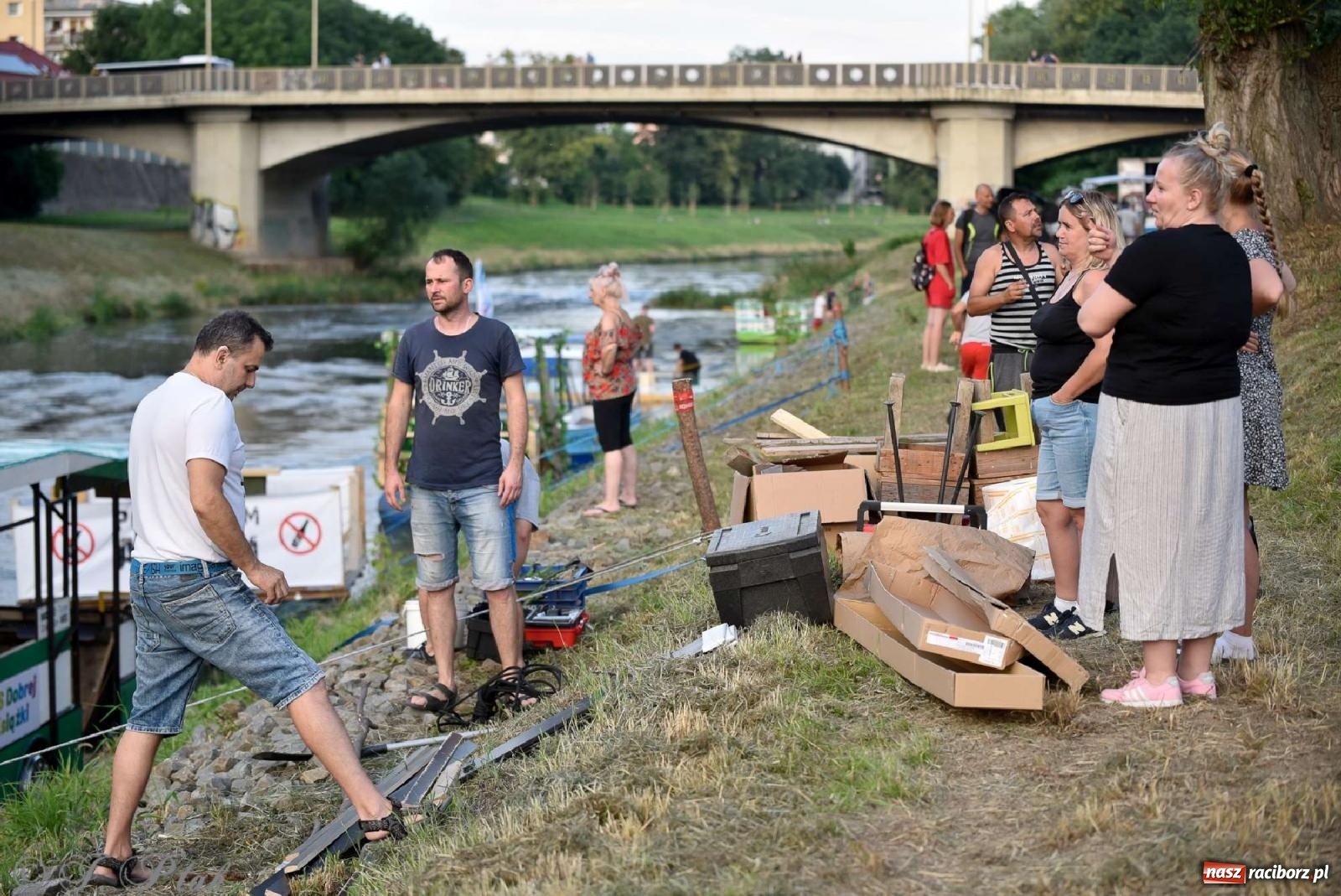 Zdjęcie w galerii na portalu naszraciborz.pl: Gitarzysko i pływadła w Raciborzu [FOTO] wiadomości z regionu