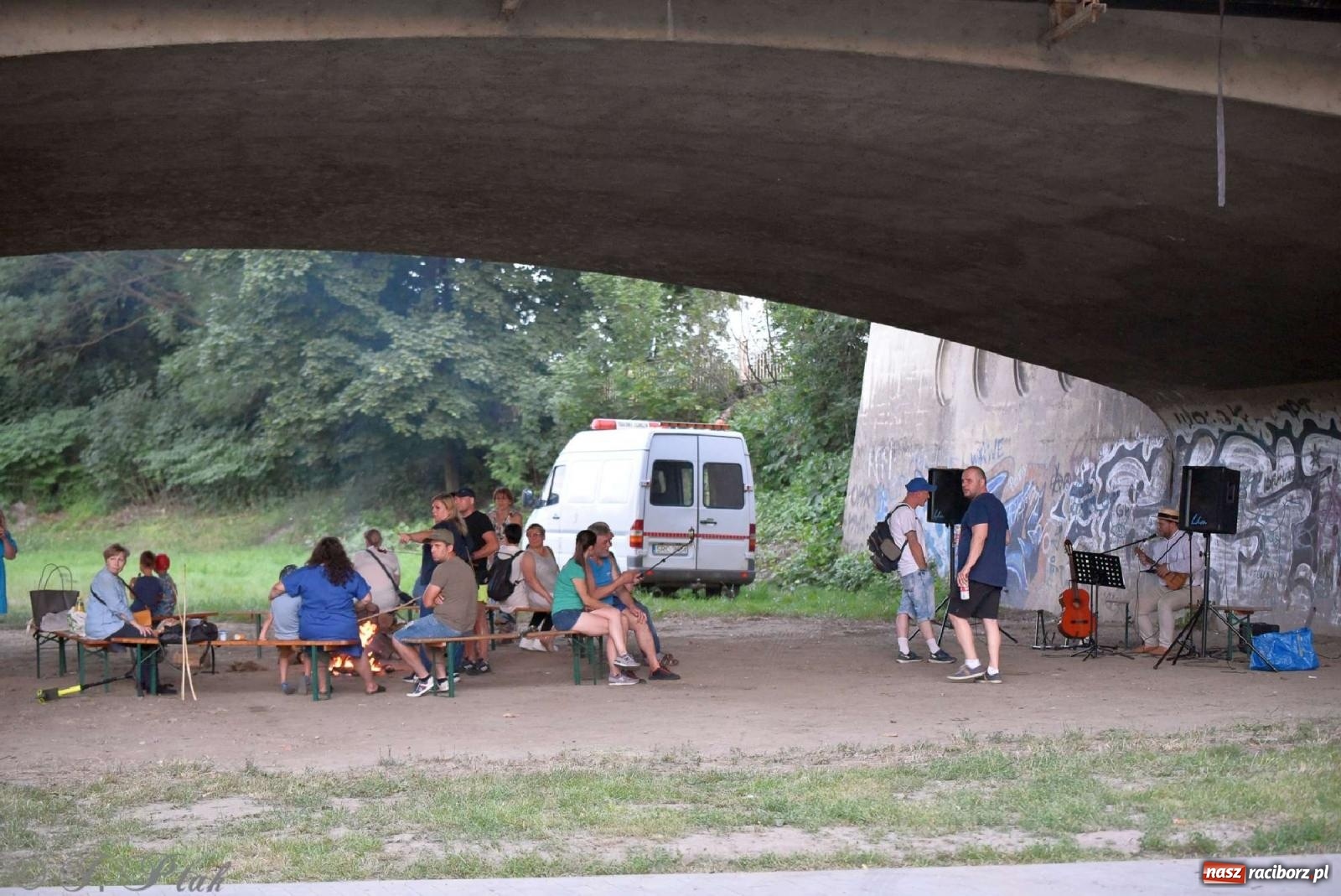 Zdjęcie w galerii na portalu naszraciborz.pl: Gitarzysko i pływadła w Raciborzu [FOTO] wiadomości z regionu