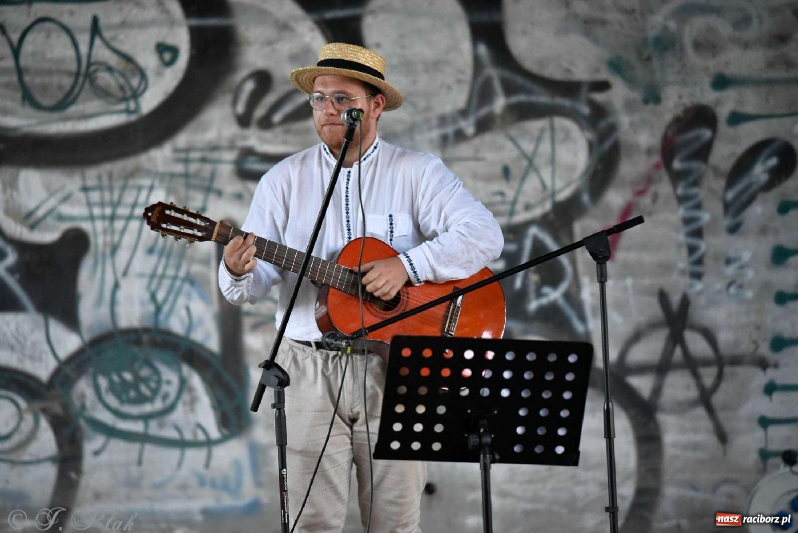 Zdjęcie w galerii na portalu naszraciborz.pl: Gitarzysko i pływadła w Raciborzu [FOTO] wiadomości z regionu