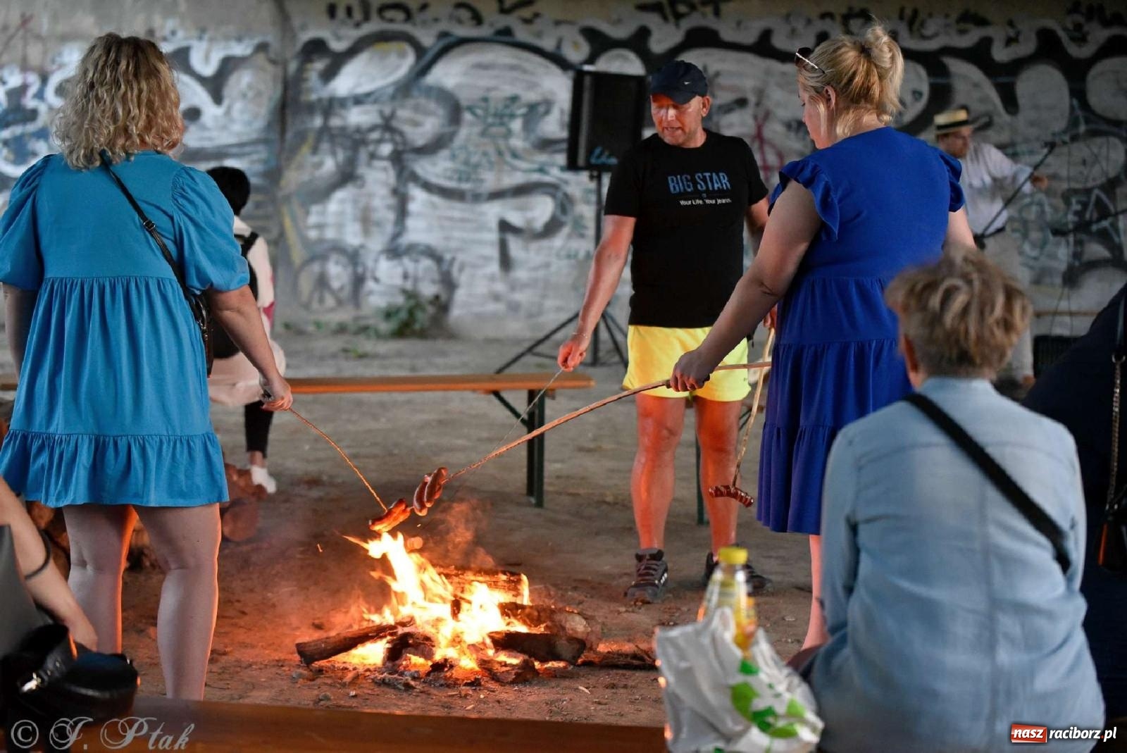 Zdjęcie w galerii na portalu naszraciborz.pl: Gitarzysko i pływadła w Raciborzu [FOTO] wiadomości z regionu