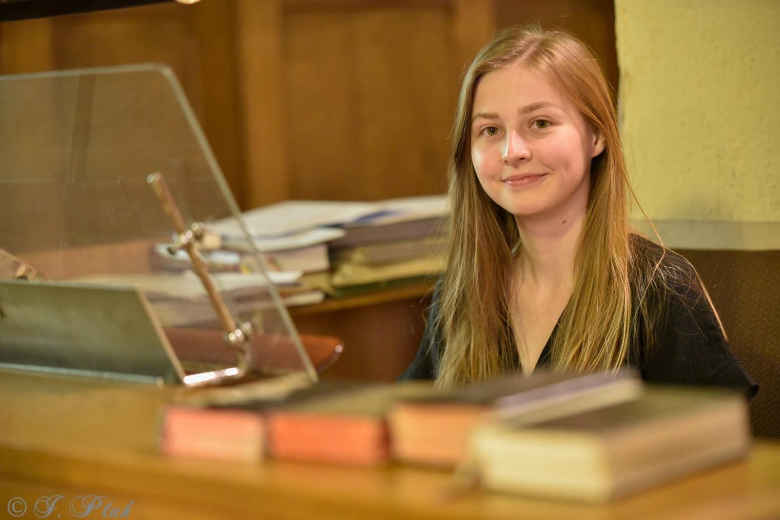 Zdjęcie w galerii na portalu naszraciborz.pl: Recital dyplomowy Izabeli Jarzombek w kościele NSPJ wiadomości z regionu