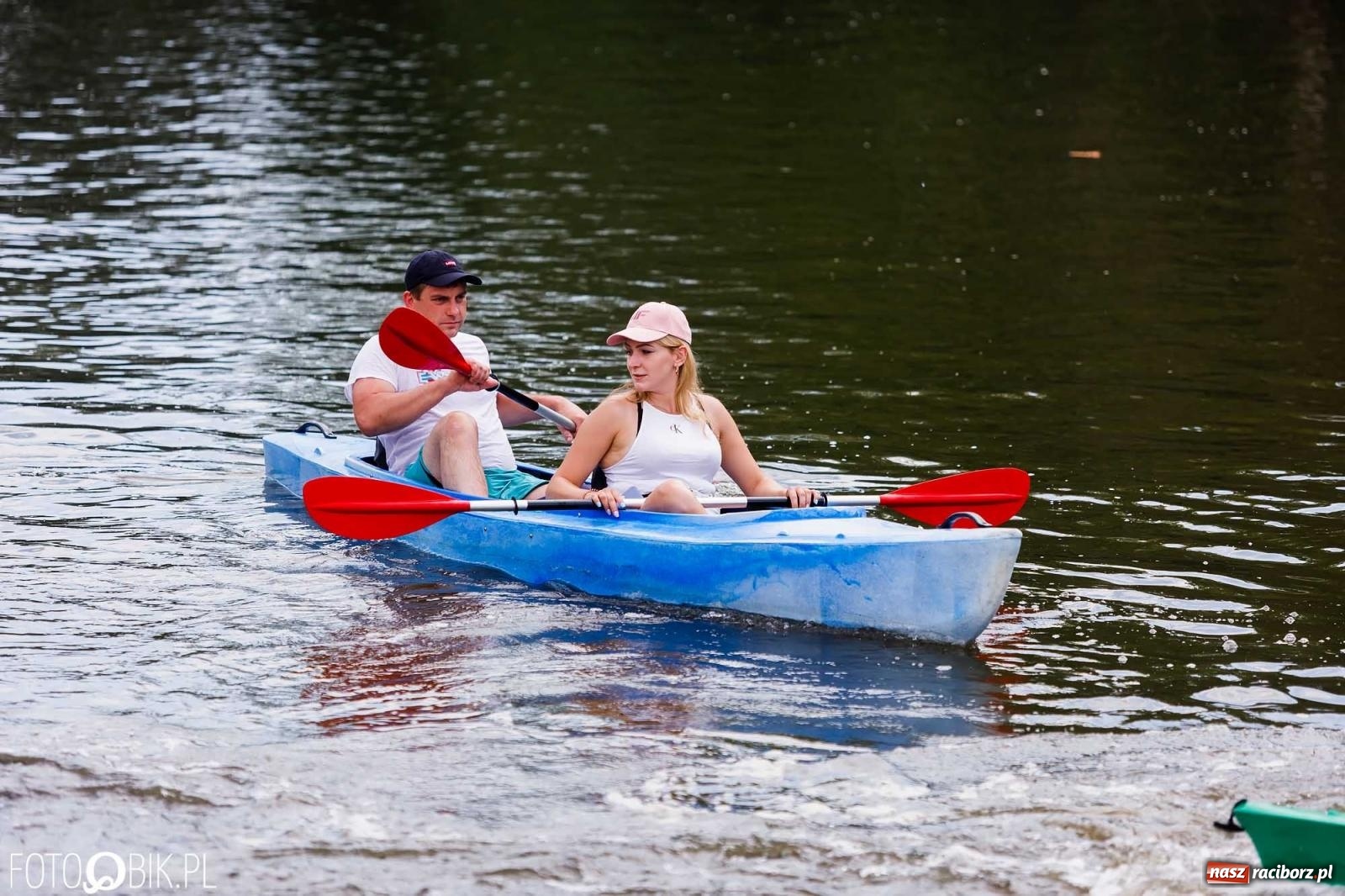 Zdjęcie w galerii na portalu naszraciborz.pl: Ślub na Odrze w Turzu. Udzielił go burmistrz i kapitan Paweł Macha [FOTO i WIDEO] wiadomości z regionu