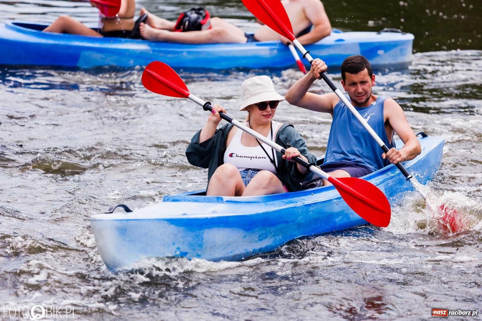 Zdjęcie w galerii na portalu naszraciborz.pl: Ślub na Odrze w Turzu. Udzielił go burmistrz i kapitan Paweł Macha [FOTO i WIDEO] wiadomości z regionu