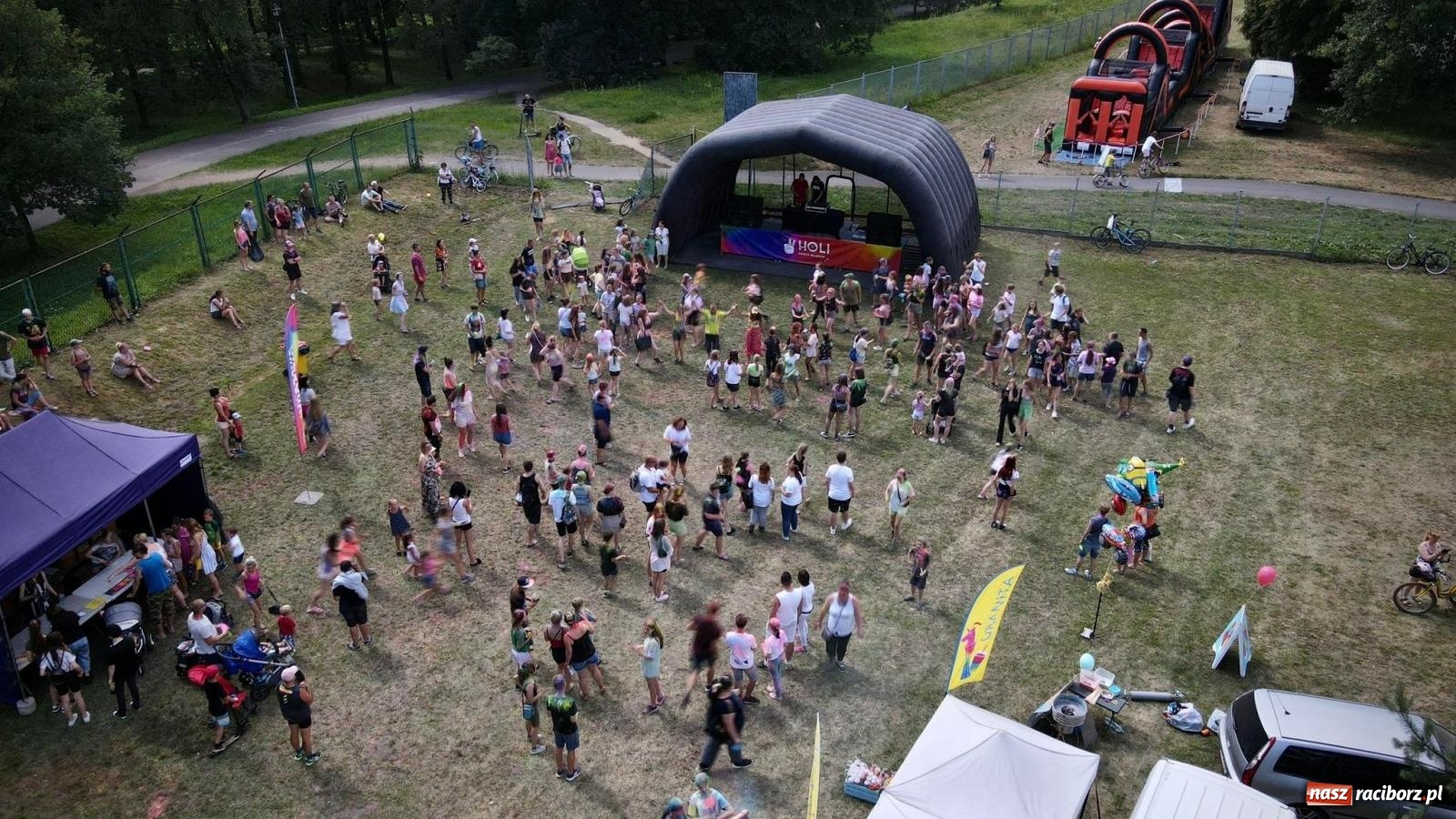 Zdjęcie w galerii na portalu naszraciborz.pl: Raciborskie Holi Święto Kolorów wiadomości z regionu