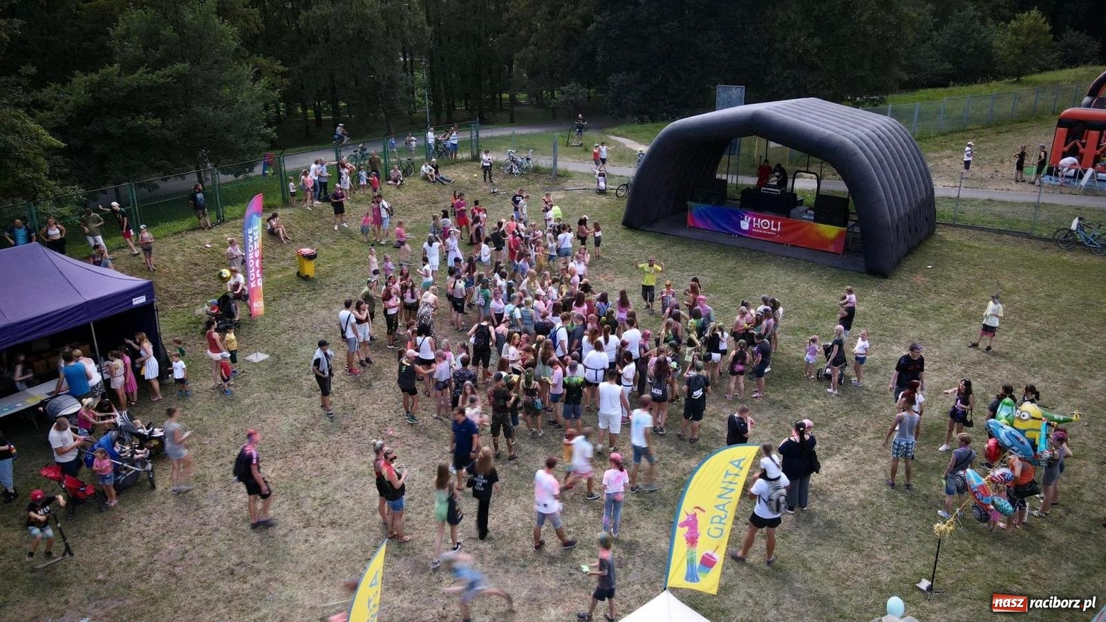 Zdjęcie w galerii na portalu naszraciborz.pl: Raciborskie Holi Święto Kolorów wiadomości z regionu