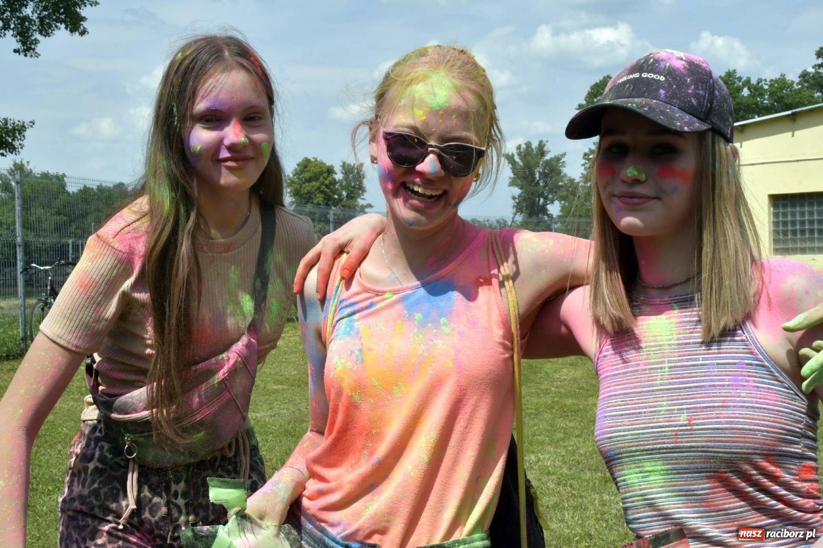 Zdjęcie w galerii na portalu naszraciborz.pl: Raciborskie Holi Święto Kolorów wiadomości z regionu