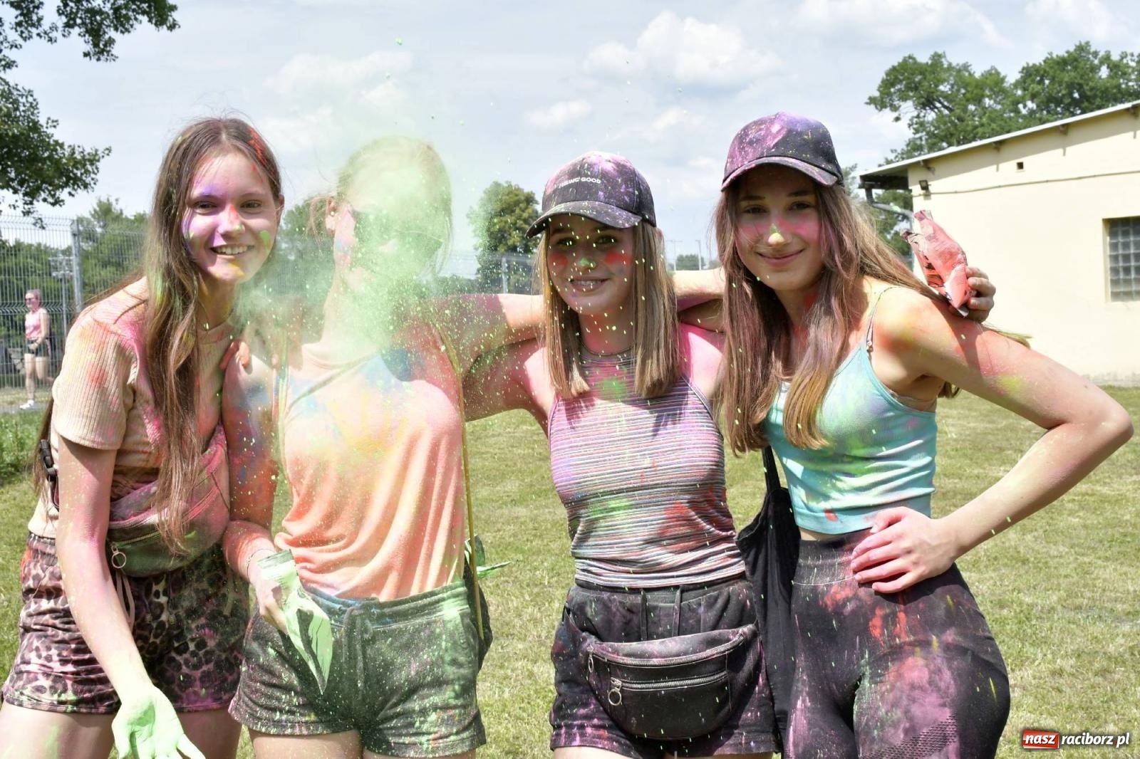 Zdjęcie w galerii na portalu naszraciborz.pl: Raciborskie Holi Święto Kolorów wiadomości z regionu