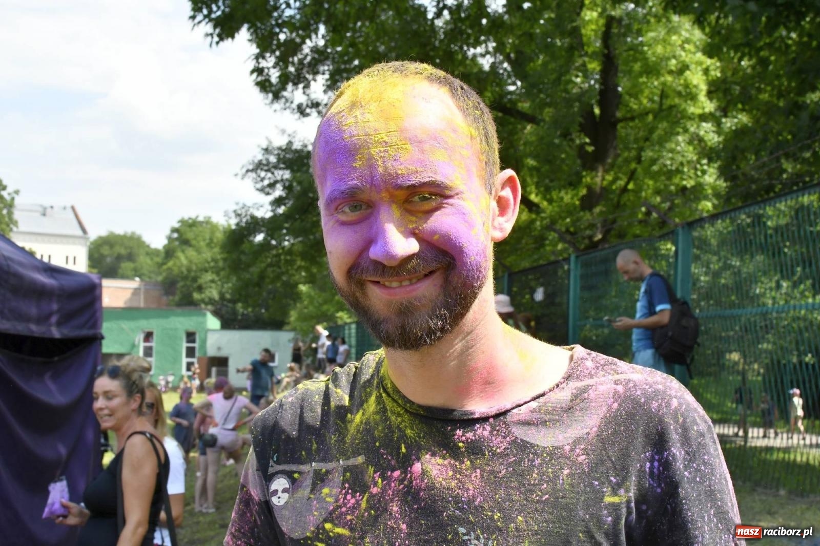 Zdjęcie w galerii na portalu naszraciborz.pl: Raciborskie Holi Święto Kolorów wiadomości z regionu