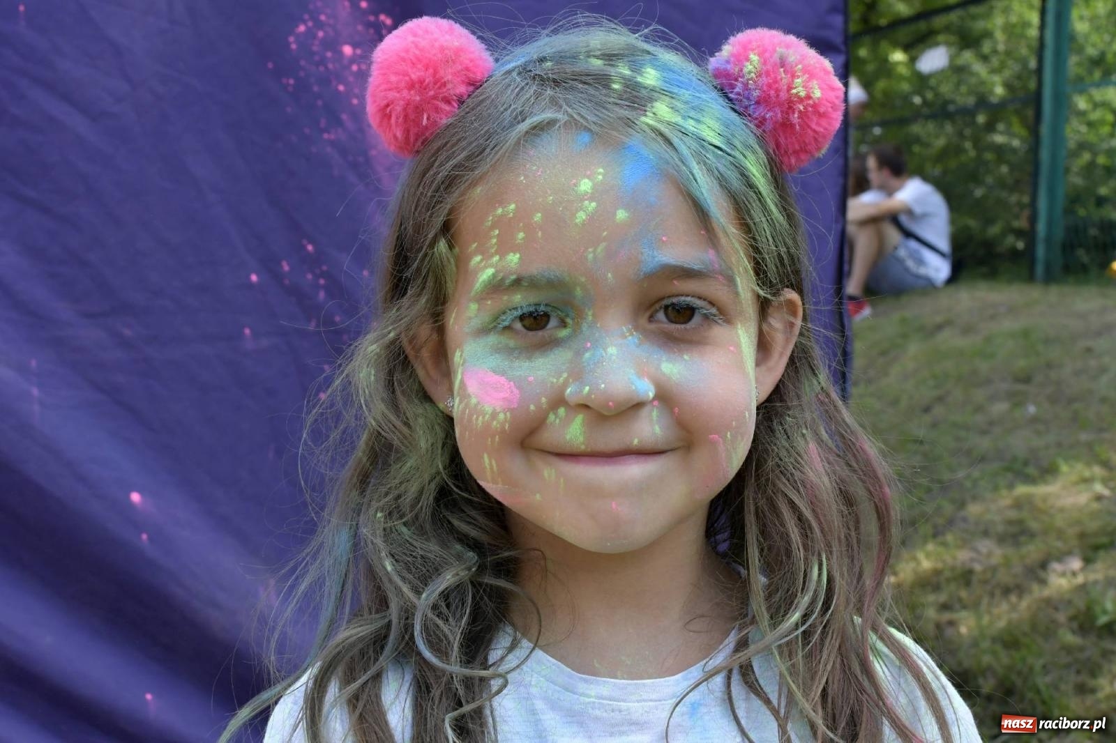 Zdjęcie w galerii na portalu naszraciborz.pl: Raciborskie Holi Święto Kolorów wiadomości z regionu