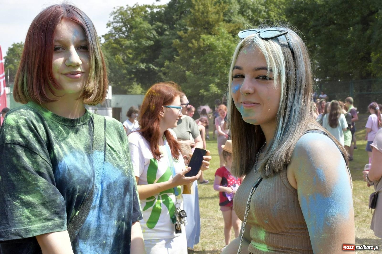 Zdjęcie w galerii na portalu naszraciborz.pl: Raciborskie Holi Święto Kolorów wiadomości z regionu