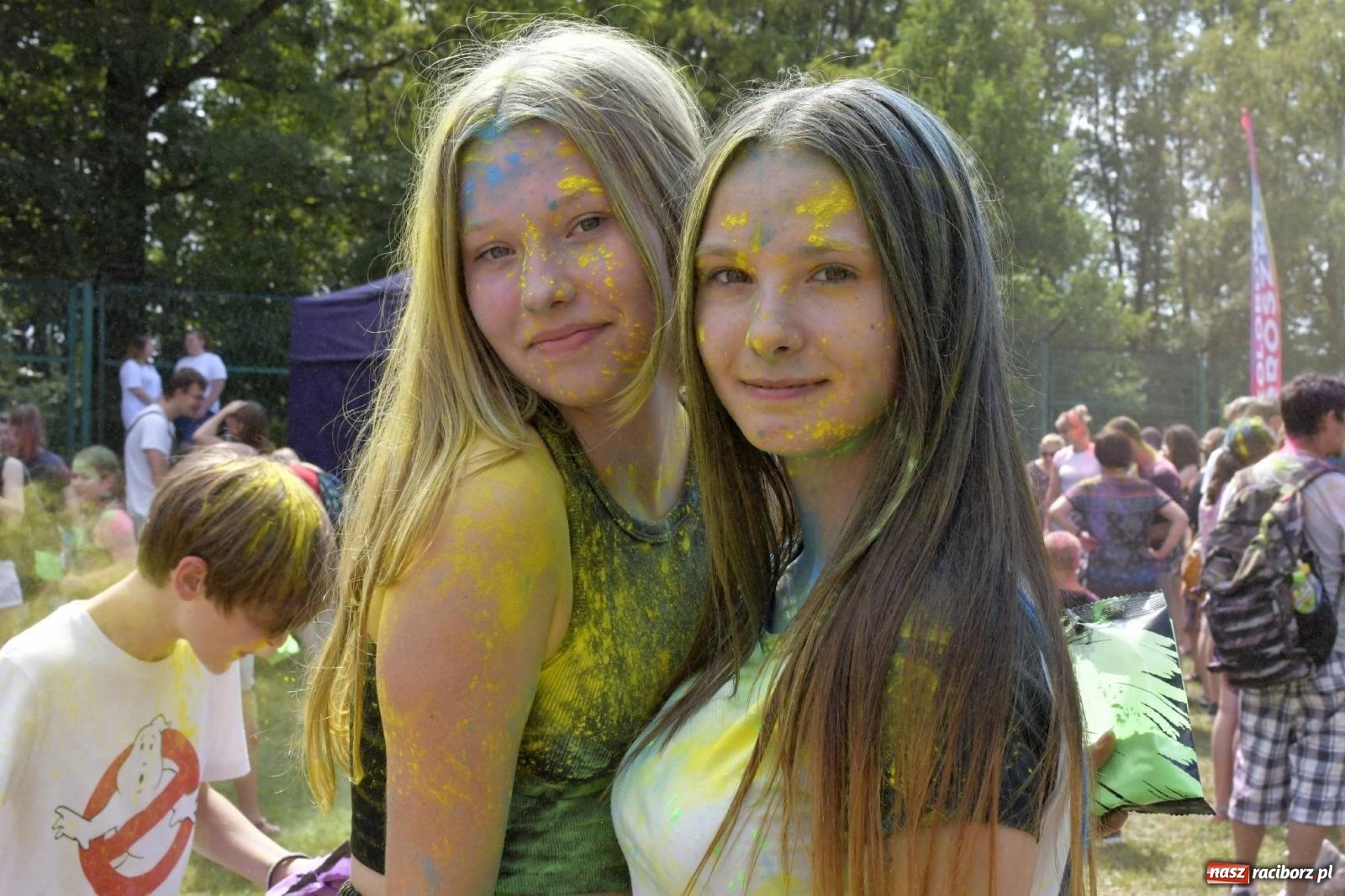 Zdjęcie w galerii na portalu naszraciborz.pl: Raciborskie Holi Święto Kolorów wiadomości z regionu