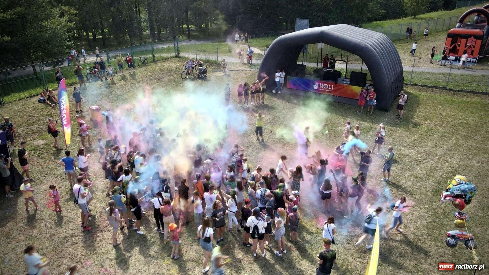 Zdjęcie w galerii na portalu naszraciborz.pl: Raciborskie Holi Święto Kolorów wiadomości z regionu