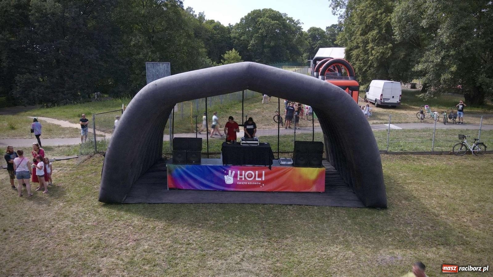 Zdjęcie w galerii na portalu naszraciborz.pl: Raciborskie Holi Święto Kolorów wiadomości z regionu