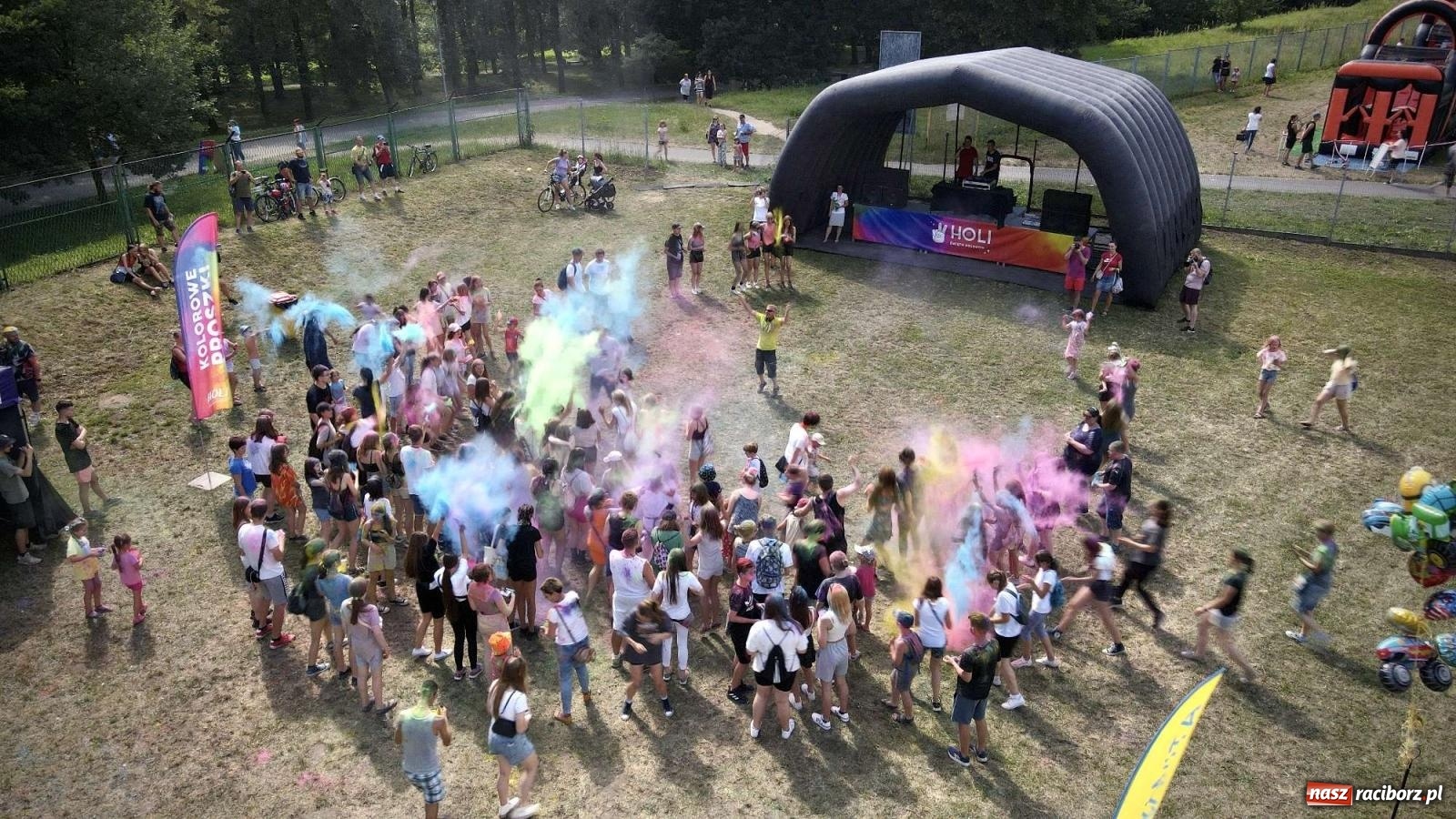 Zdjęcie w galerii na portalu naszraciborz.pl: Raciborskie Holi Święto Kolorów wiadomości z regionu