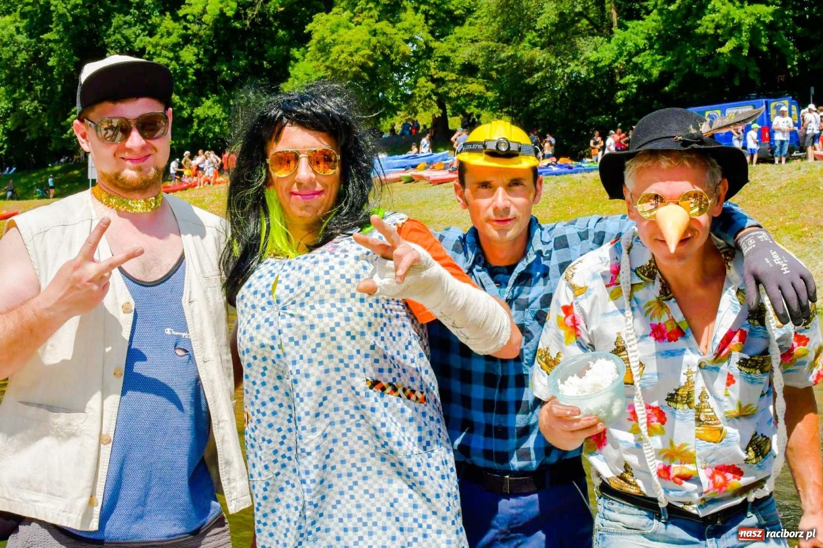 Zdjęcie w galerii na portalu naszraciborz.pl: Ponad trzydzieści pływadeł wypłynęło z Raciborza [FOTO i WIDEO] wiadomości z regionu