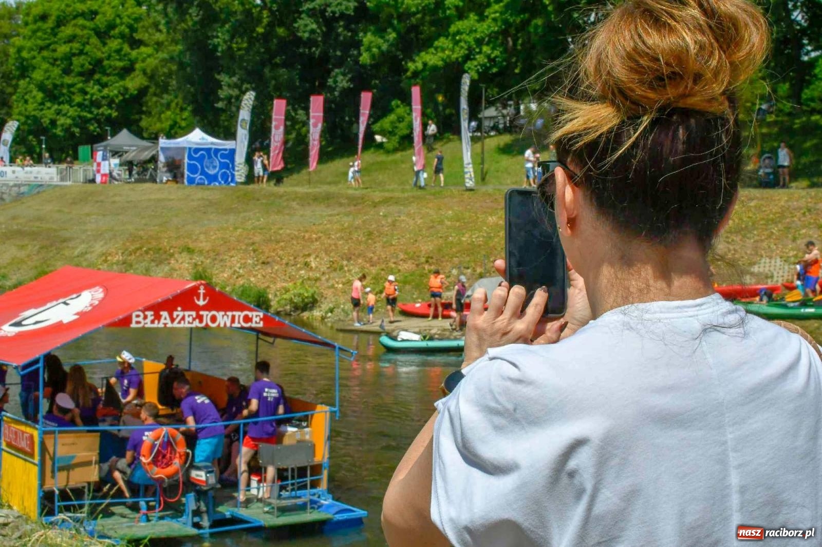 Zdjęcie w galerii na portalu naszraciborz.pl: Ponad trzydzieści pływadeł wypłynęło z Raciborza [FOTO i WIDEO] wiadomości z regionu