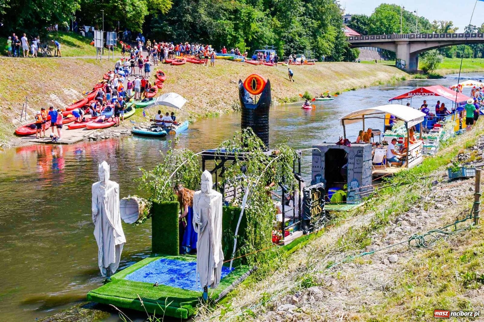 Zdjęcie w galerii na portalu naszraciborz.pl: Ponad trzydzieści pływadeł wypłynęło z Raciborza [FOTO i WIDEO] wiadomości z regionu