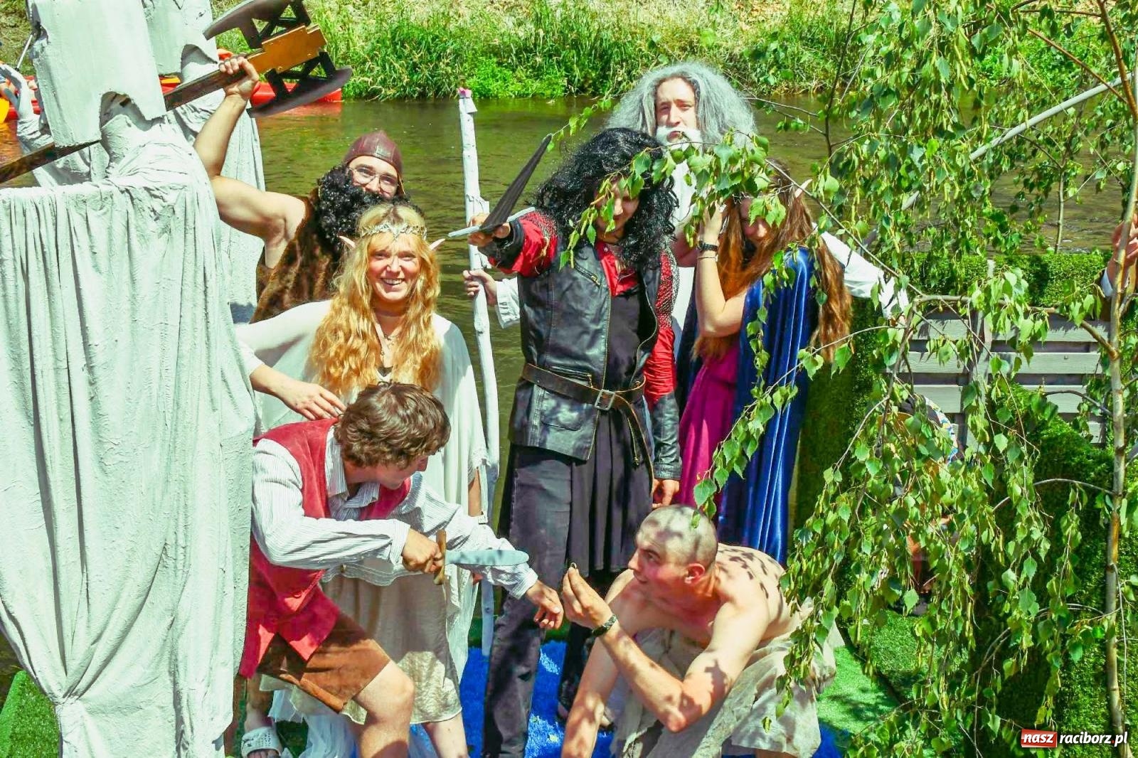 Zdjęcie w galerii na portalu naszraciborz.pl: Ponad trzydzieści pływadeł wypłynęło z Raciborza [FOTO i WIDEO] wiadomości z regionu