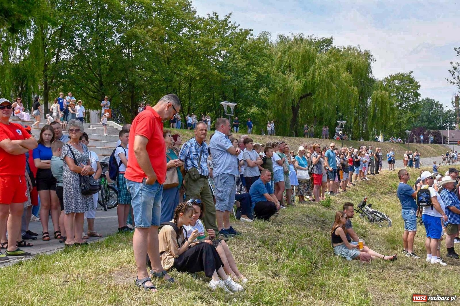 Zdjęcie w galerii na portalu naszraciborz.pl: Ponad trzydzieści pływadeł wypłynęło z Raciborza [FOTO i WIDEO] wiadomości z regionu