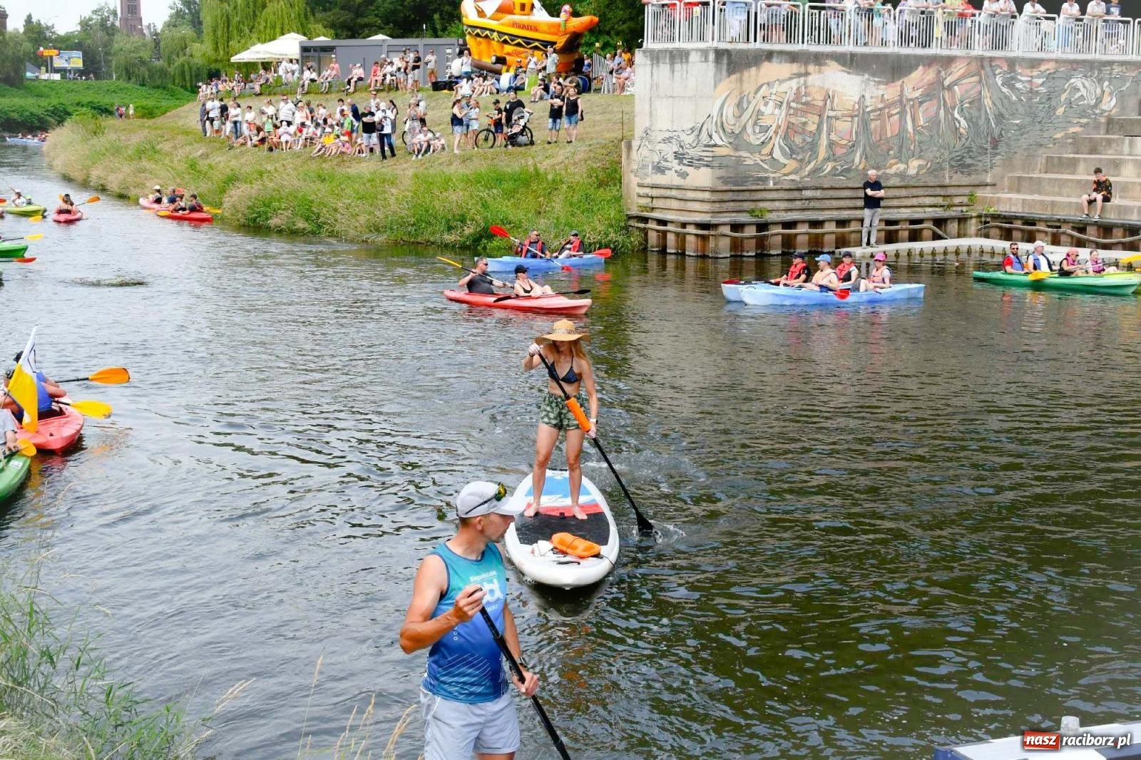 Zdjęcie w galerii na portalu naszraciborz.pl: Ponad trzydzieści pływadeł wypłynęło z Raciborza [FOTO i WIDEO] wiadomości z regionu